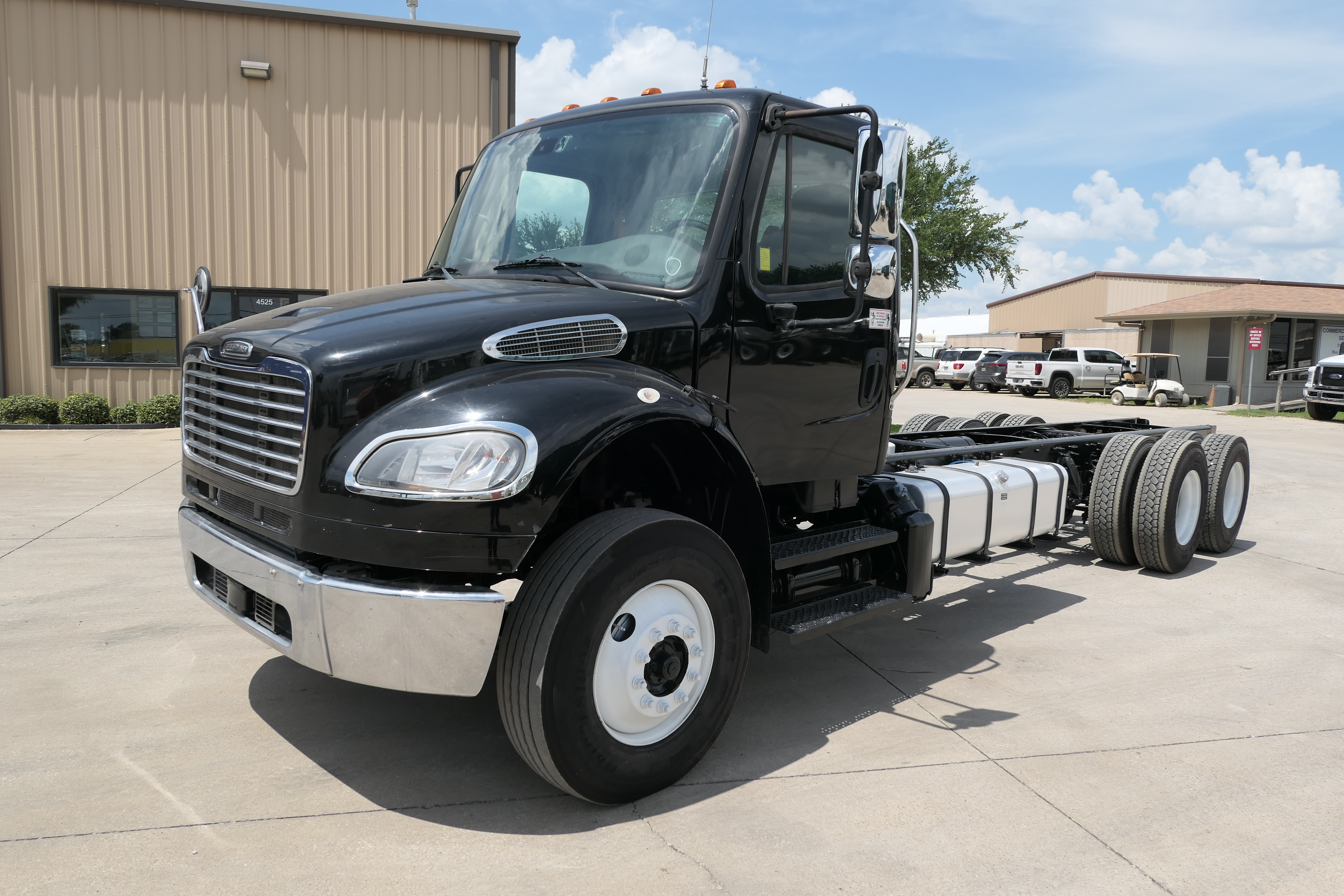 2022 FREIGHTLINER BUSINESS CLASS M2 106 in Dallas, TX