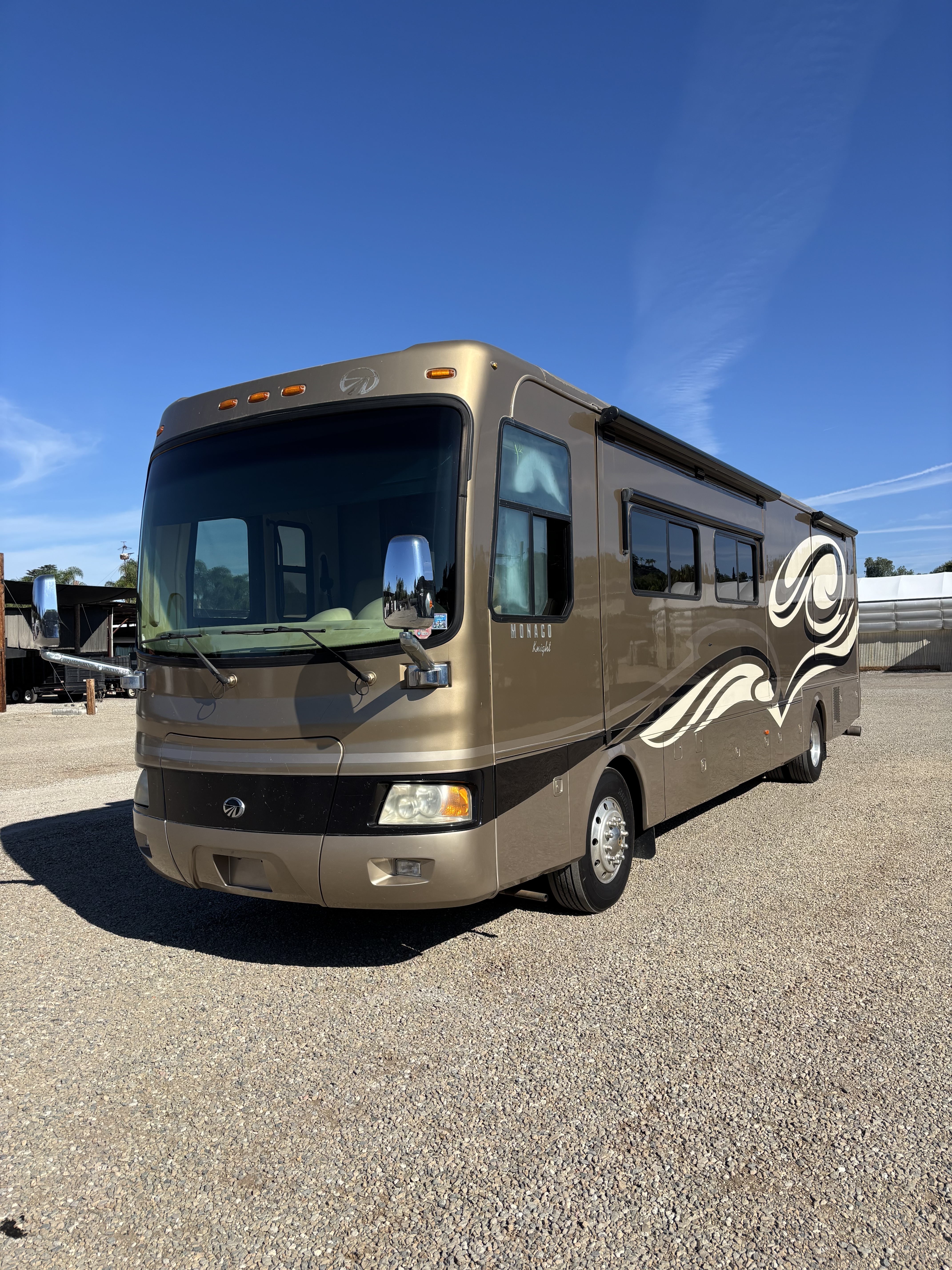 2011 Monaco KNIGHT 40PDQ RV