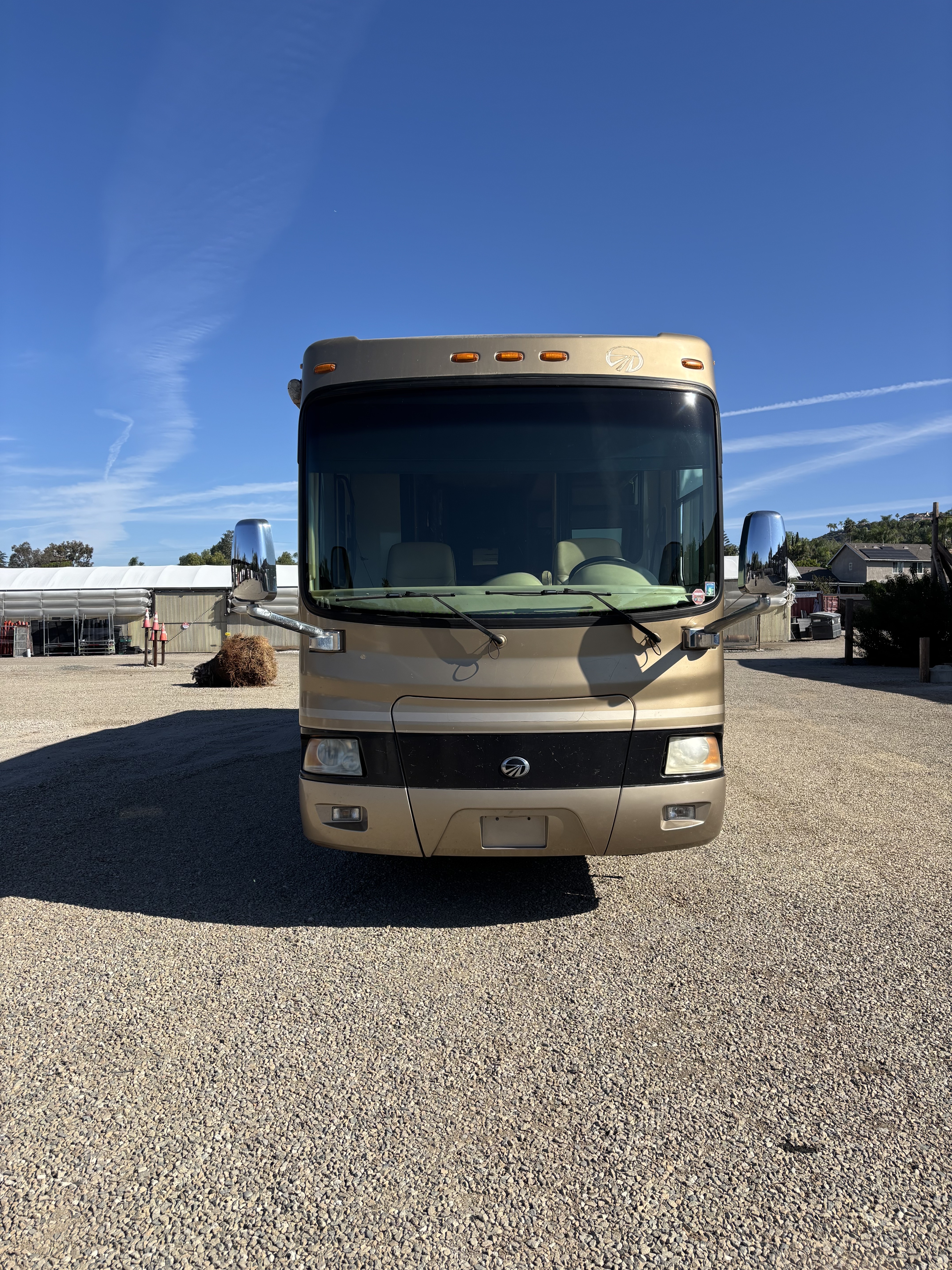 2011 Monaco KNIGHT 40PDQ in bonsall CA