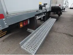 2024 Isuzu NPR Gas w/ 16ft Unicell Dry Freight Body