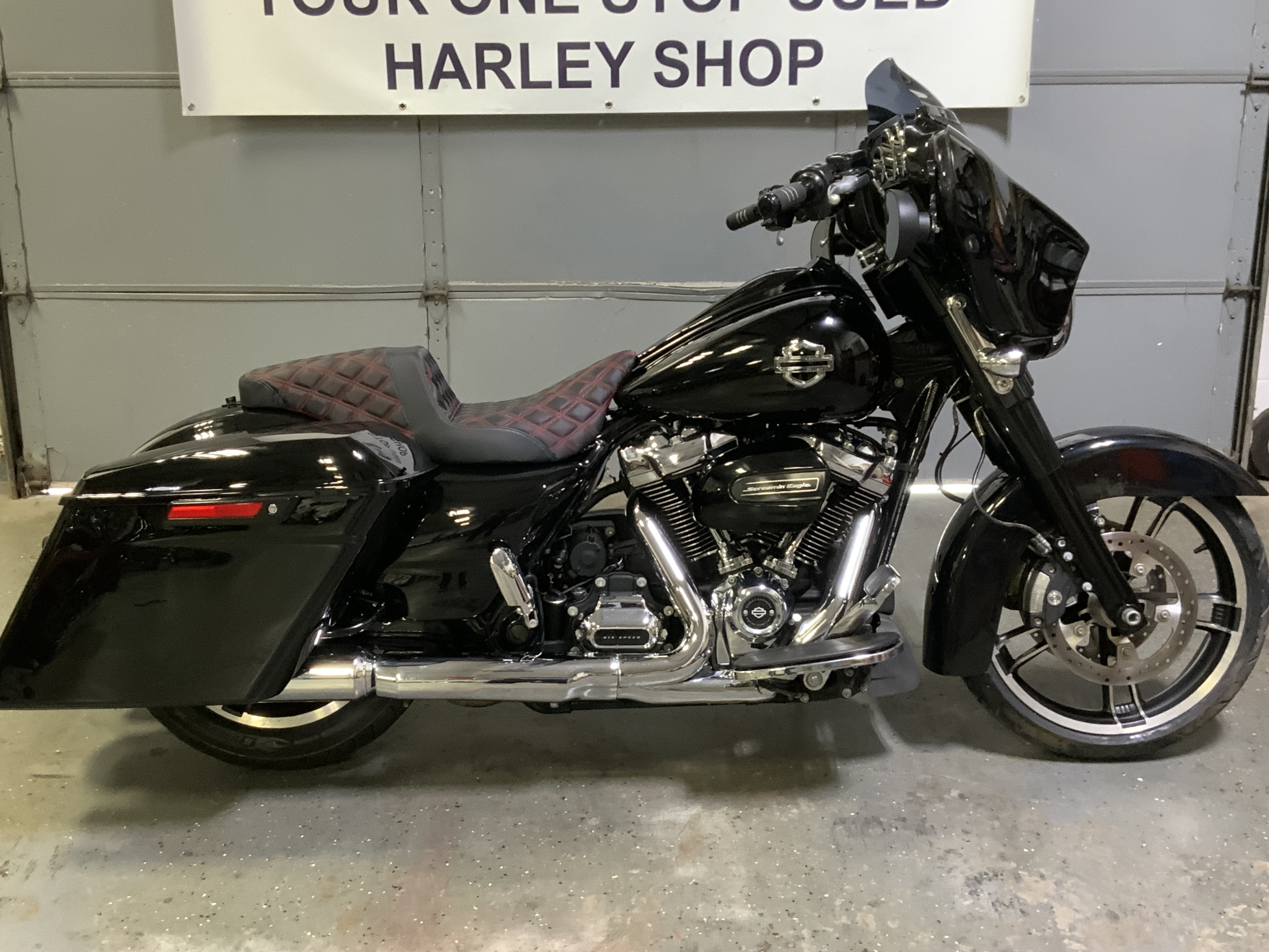 2017 Harley-Davidson STREET GLIDE SPECIAL SPECIAL in Batavia, IL