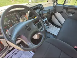 2016 FREIGHTLINER BUSINESS CLASS M2 106