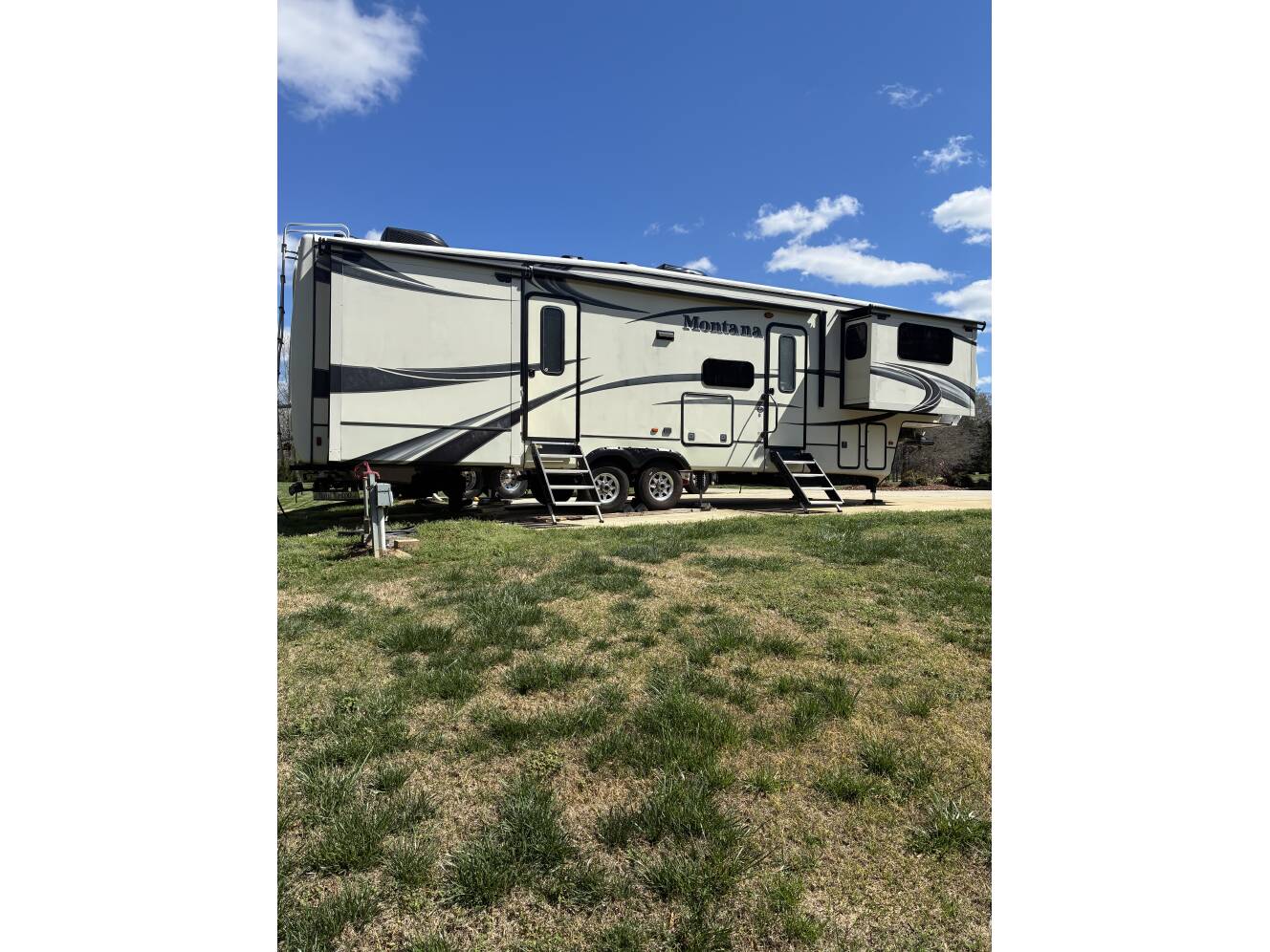 A photo of this 2014 Keystone MONTANA 3750FL