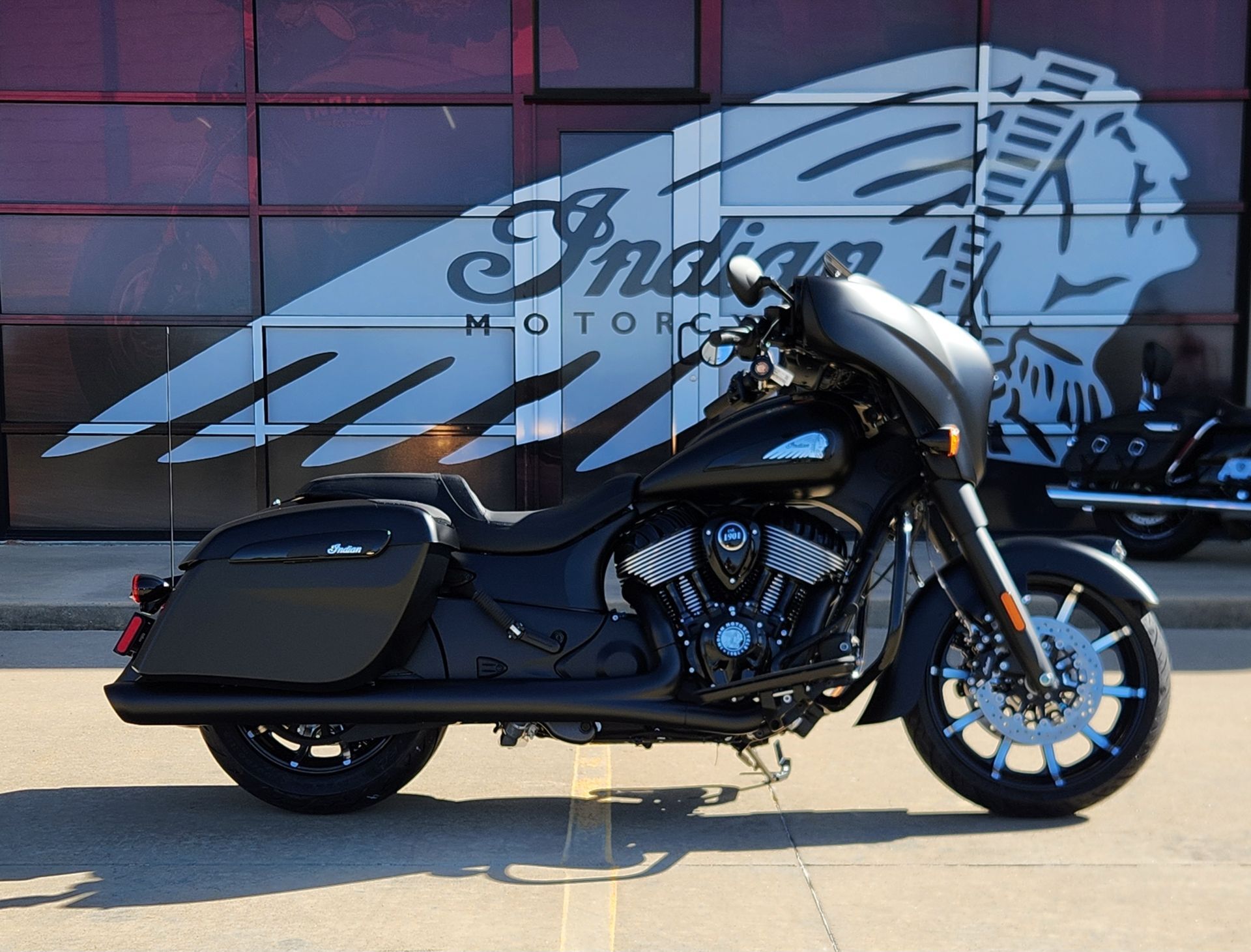 2026 Indian Motorcycle Chieftain Dark Horse with Power Band Audio DARK HORSE in Norman, OK