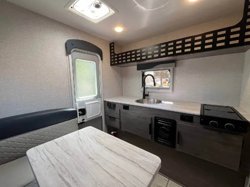 2026 Lance Squire SQ805