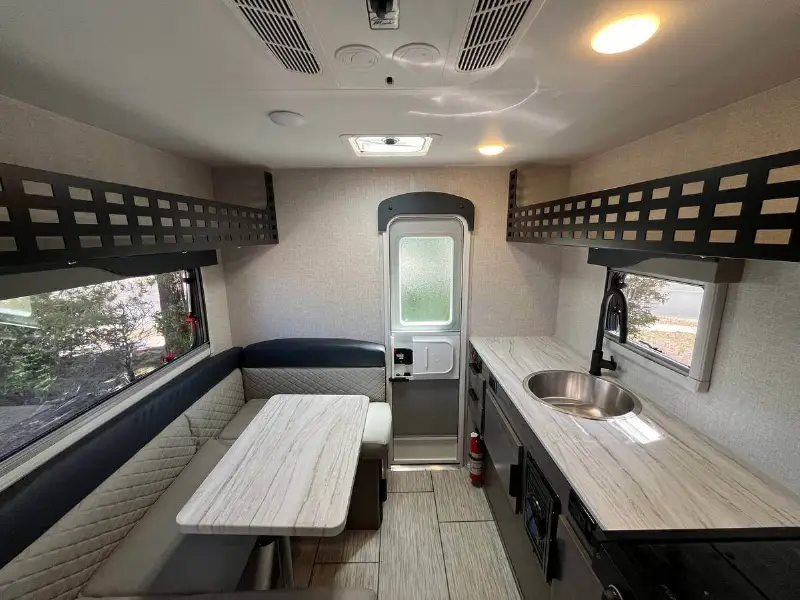 2026 Lance Squire SQ805
