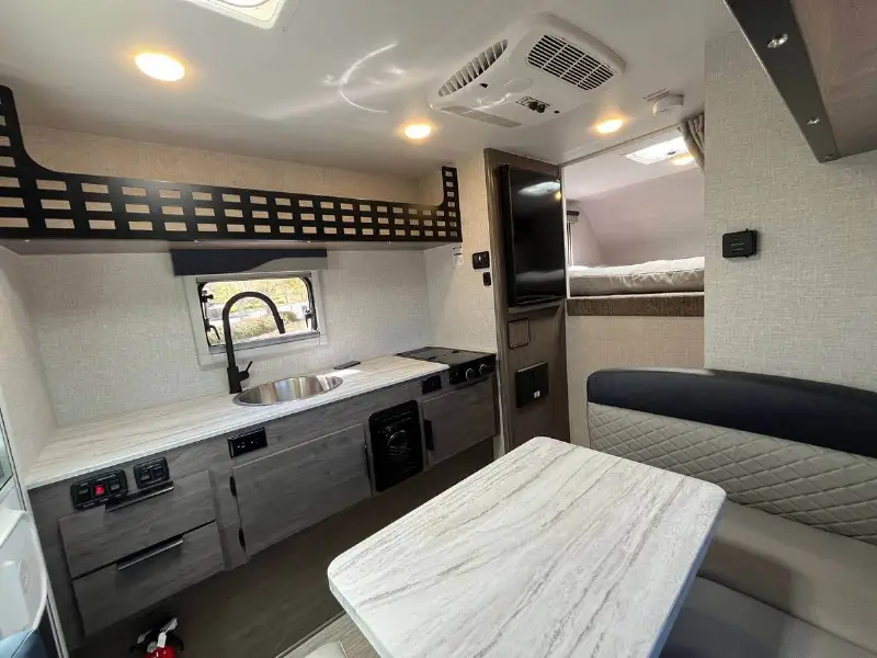 2026 Lance Squire SQ805