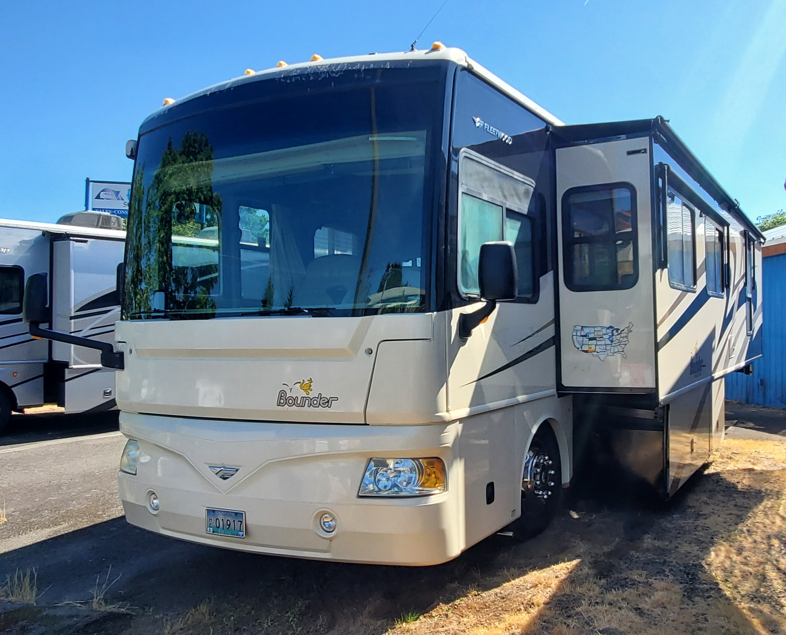 2008 Fleetwood BOUNDER 38V in salem OR