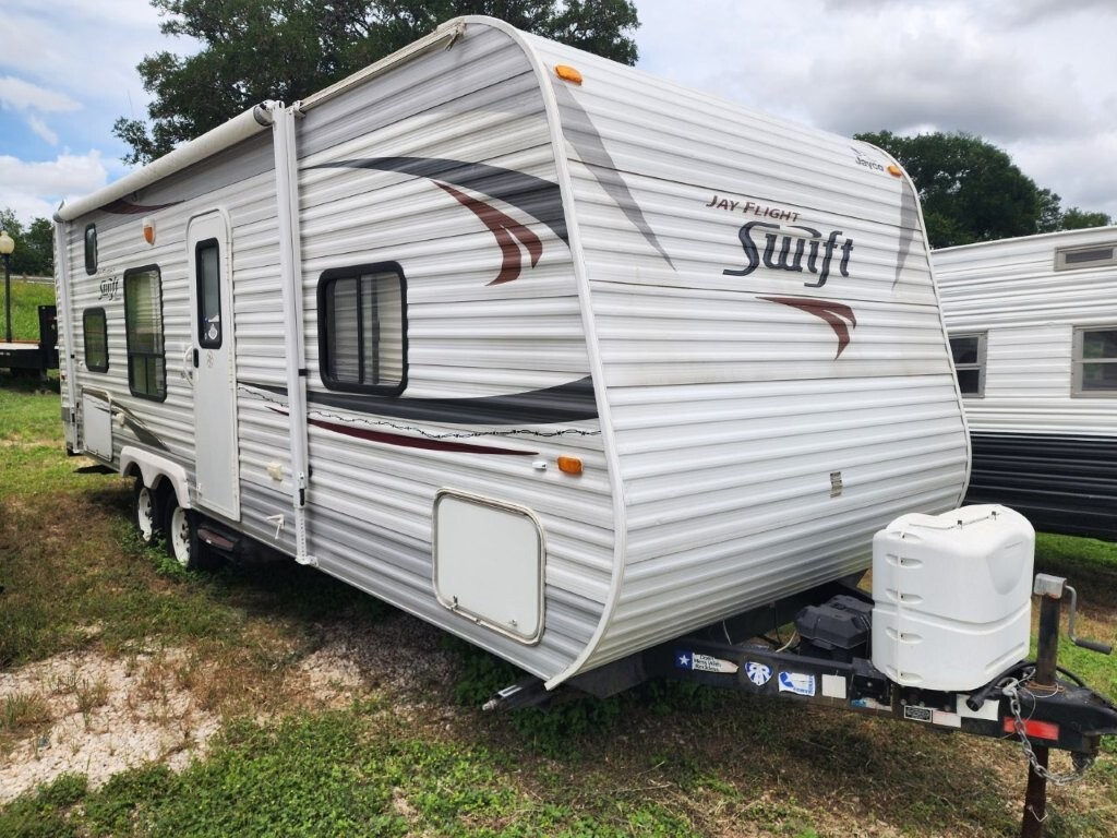 2013 Jayco JAY FLIGHT SWIFT 264BH in pipe creek TX