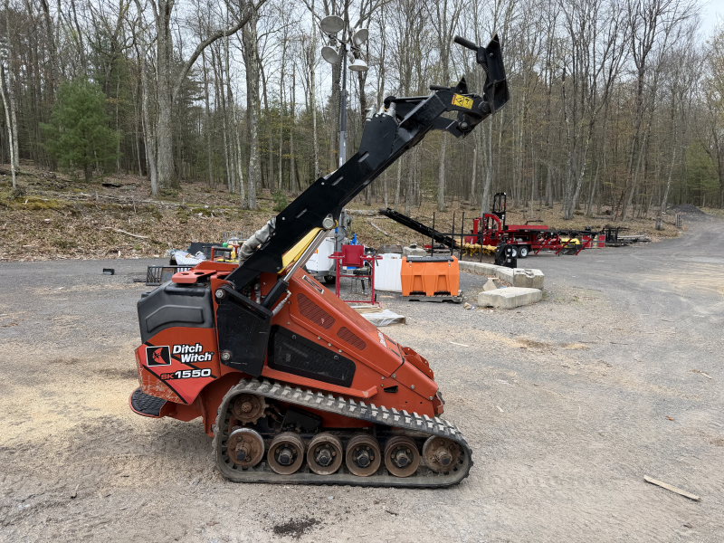 2019 DITCH WITCH SK1550