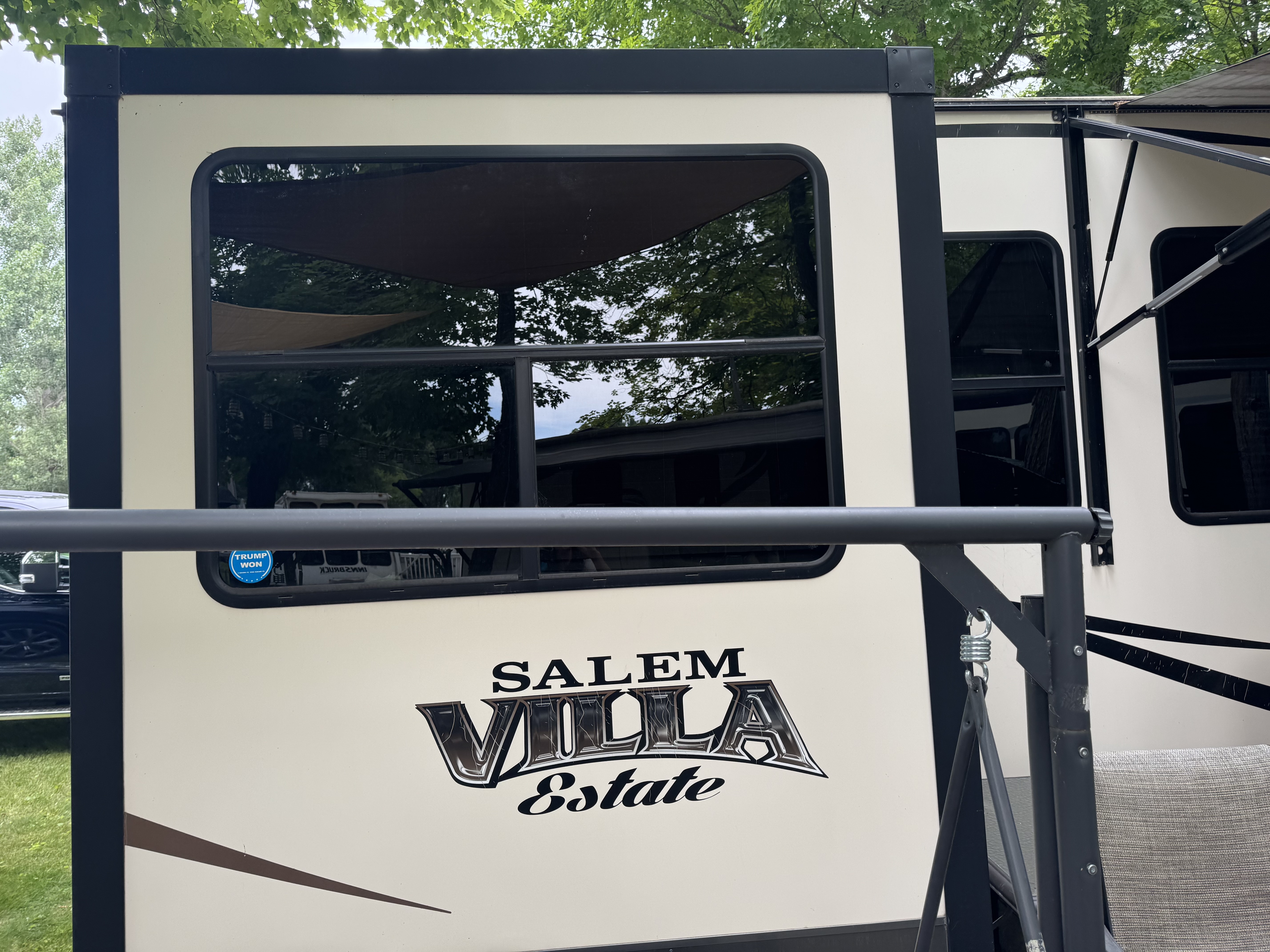 2017 Forest River SALEM VILLA ESTATE 395RET in lisbon ND