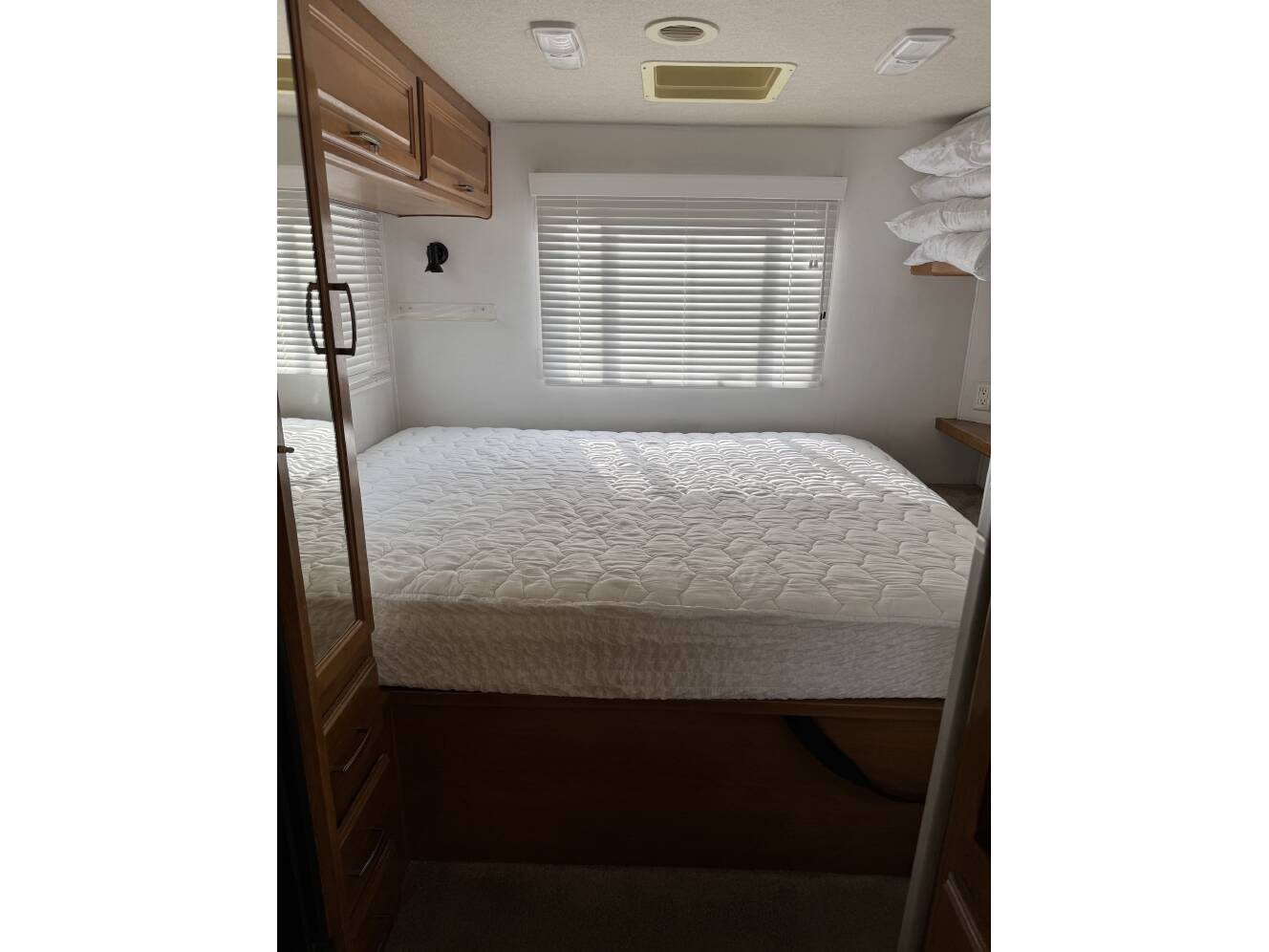 A photo of this 2005 Fleetwood TIOGA 26Q