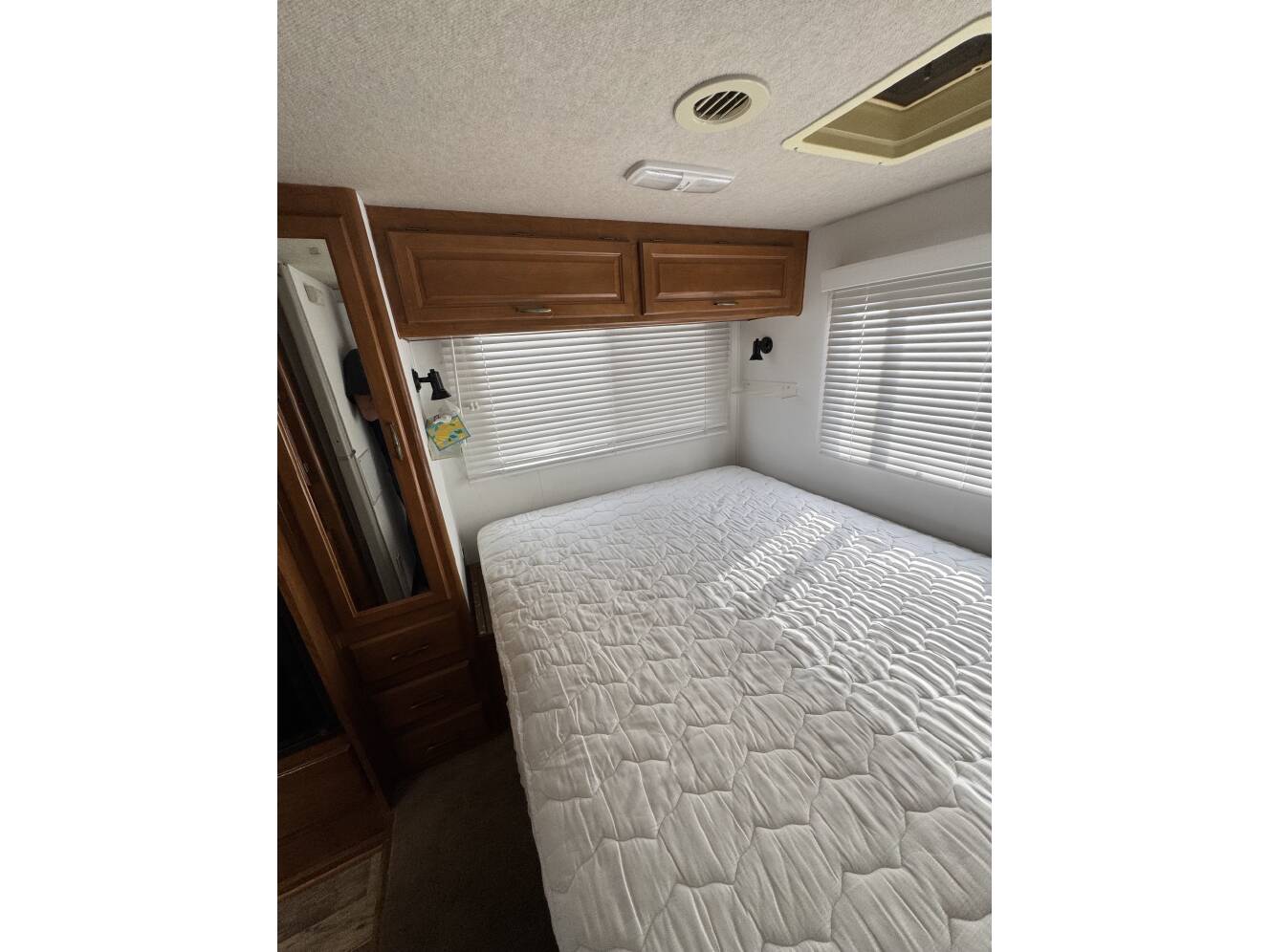 A photo of this 2005 Fleetwood TIOGA 26Q