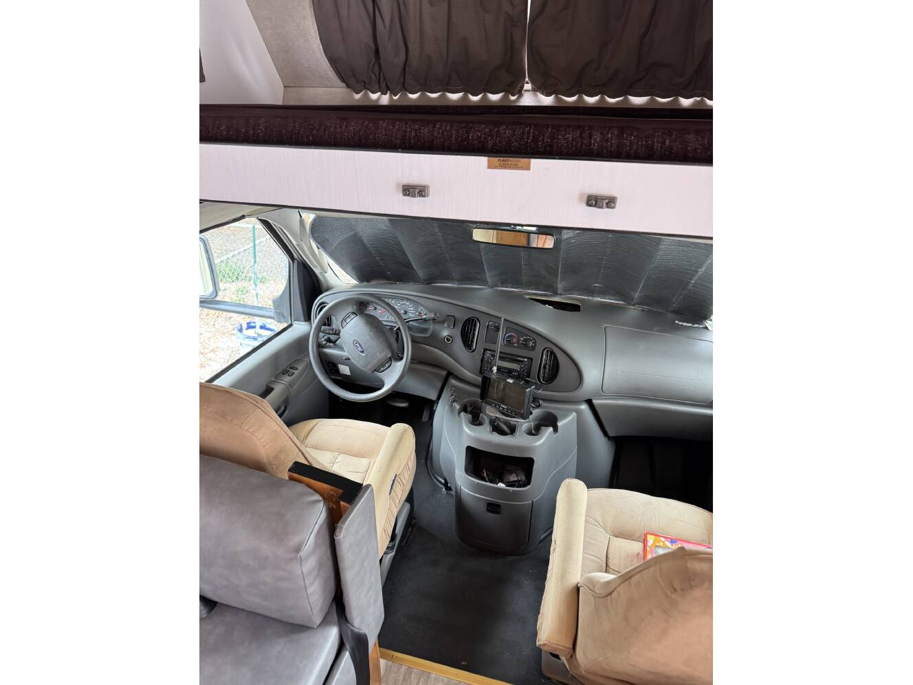A photo of this 2005 Fleetwood TIOGA 26Q
