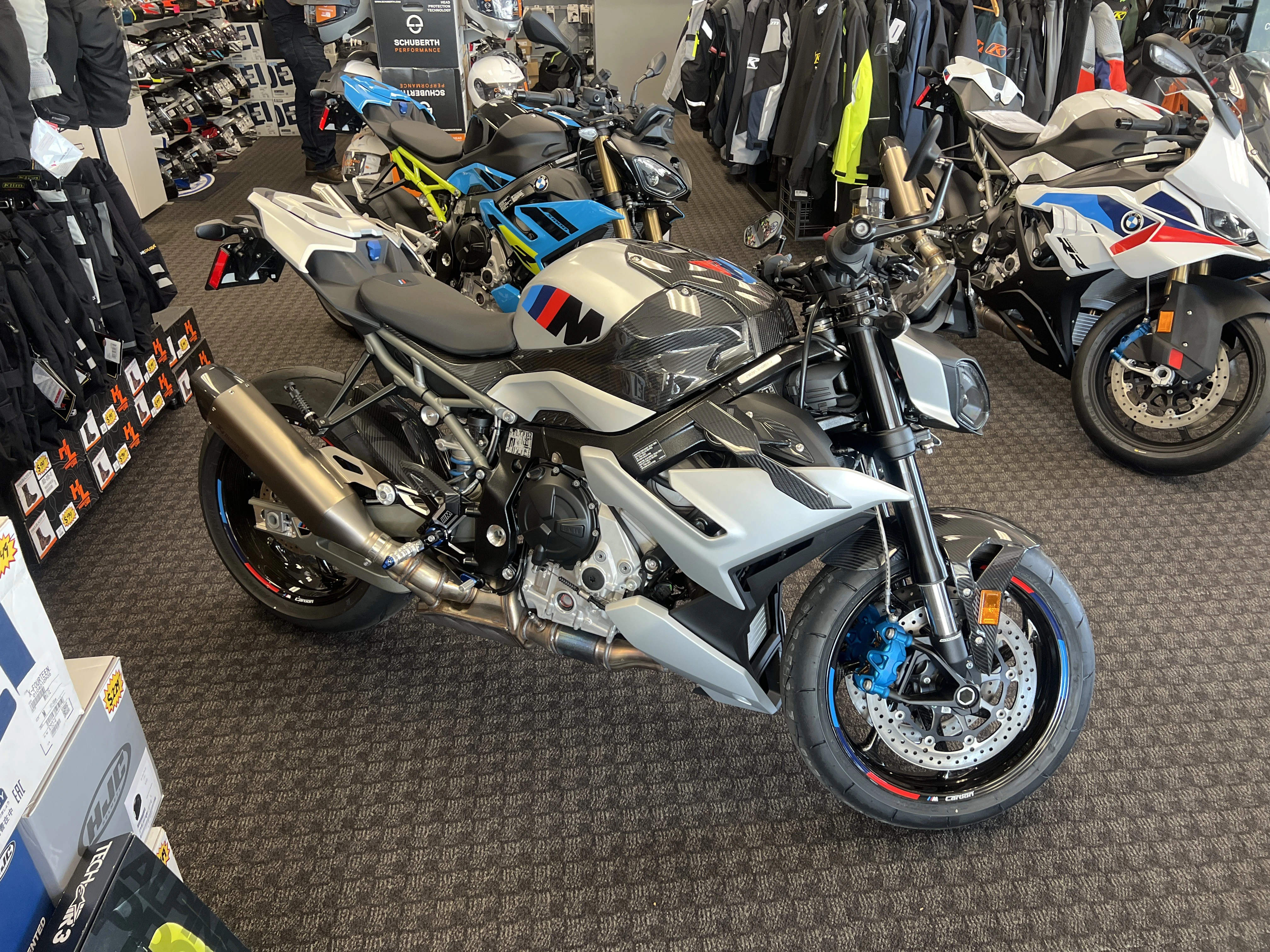 2026 BMW M 1000 R
