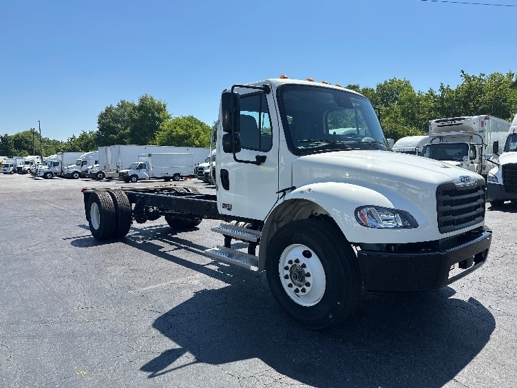 2025 FREIGHTLINER BUSINESS CLASS M2 106 in Greensboro, NC