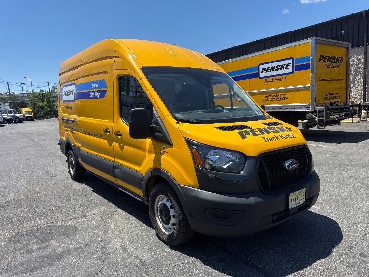 2023 FORD TRANSIT 250 in North Bergen, NJ