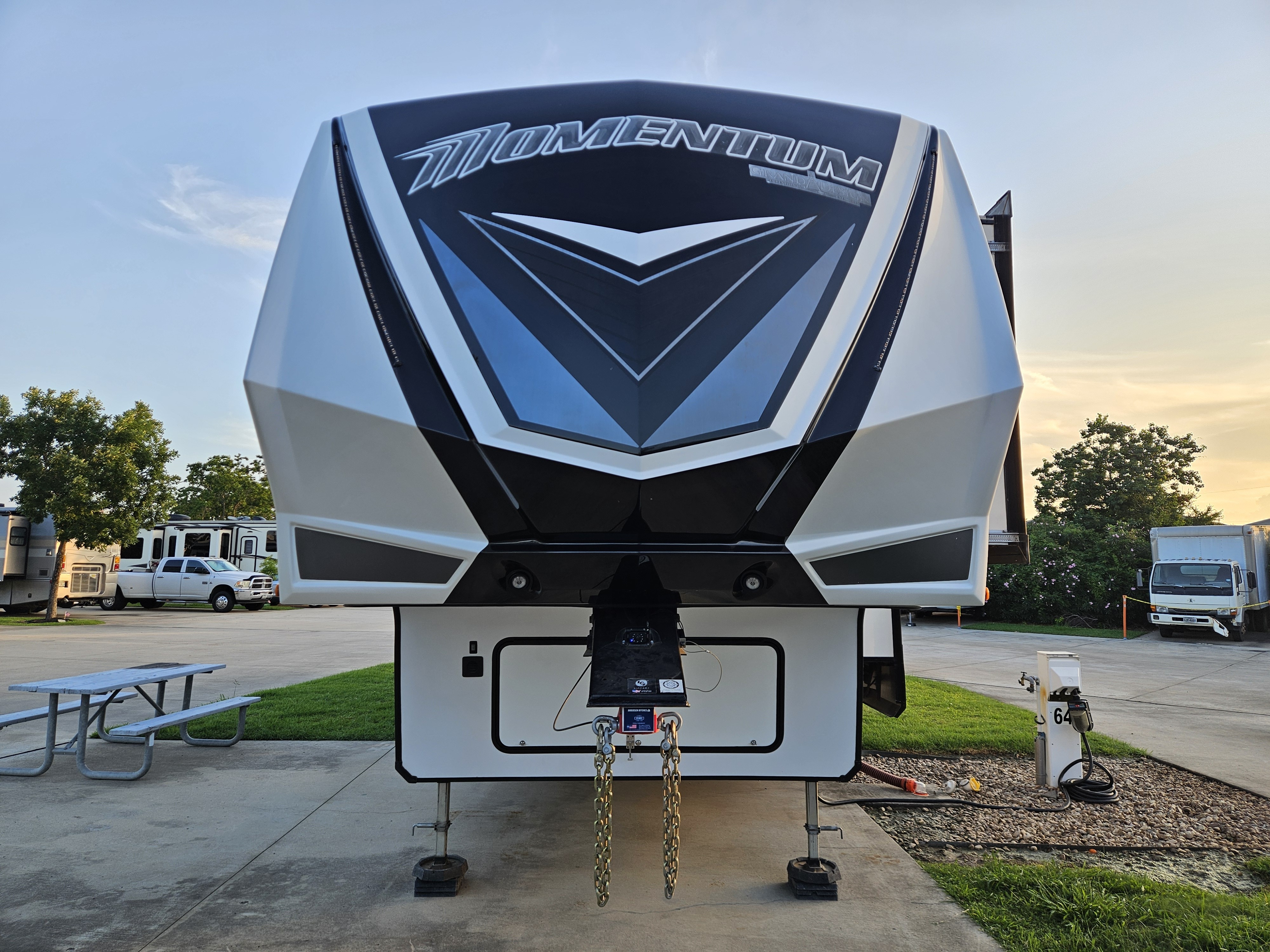 2021 Grand Design MOMENTUM G-CLASS 353G in houston TX