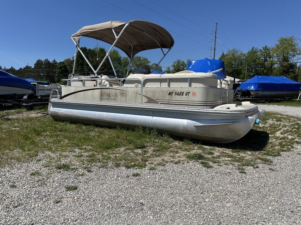 2004 Bennington 2075LX in bellaire MI