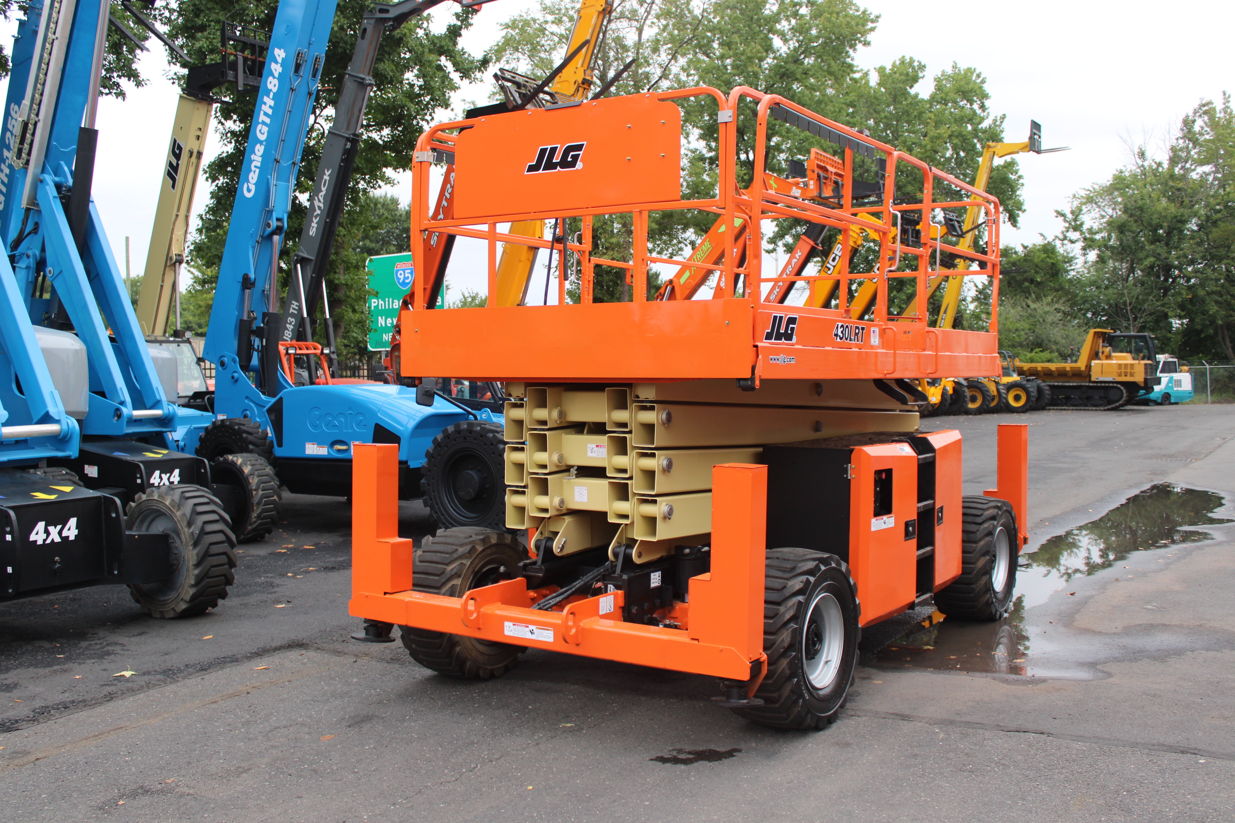 2018 JLG Industries, Inc. 430LRT in Bristol, PA