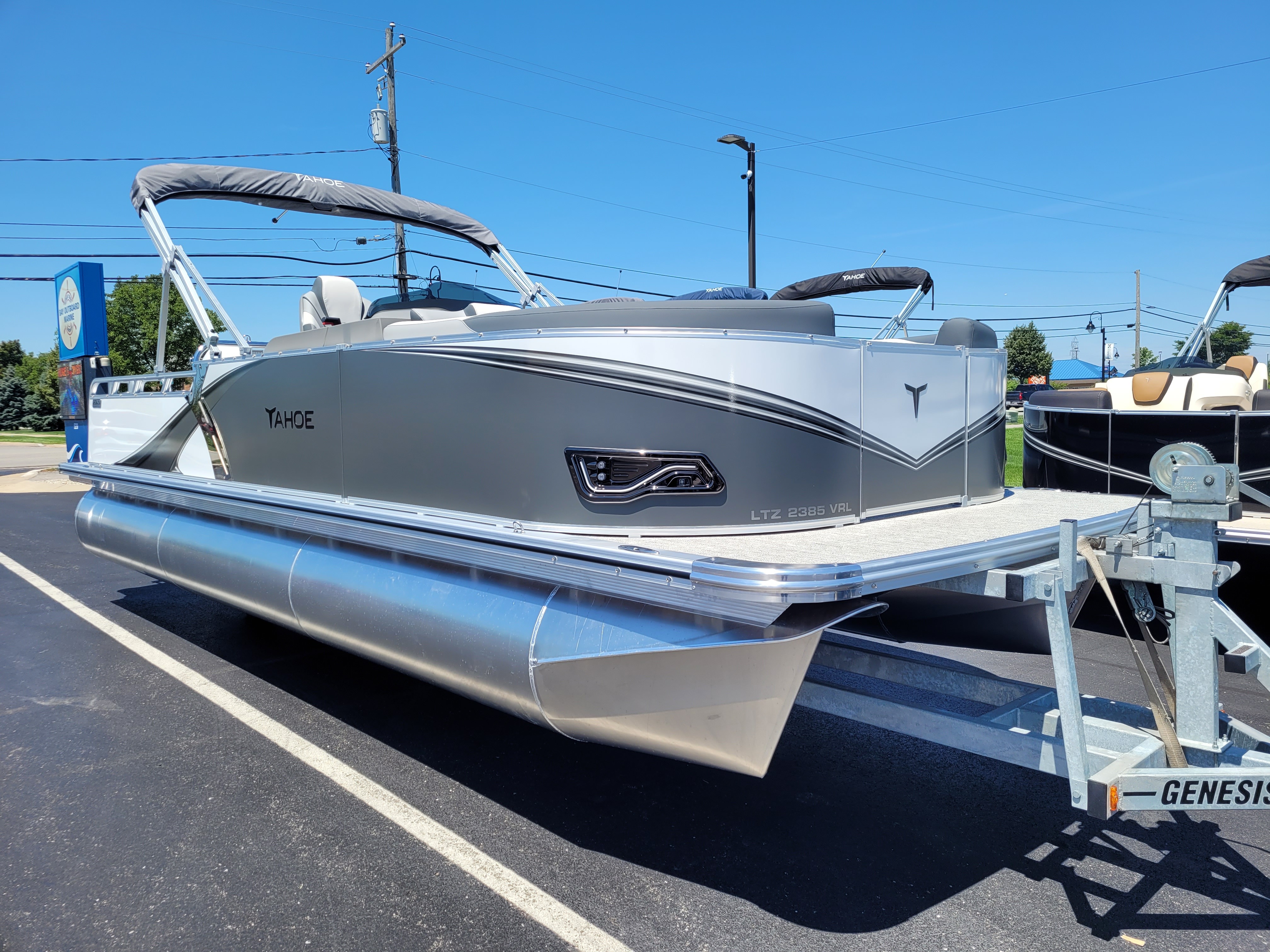 2026 Tahoe Pontoons 2385 LTZ Verstaile Rear Lounger in clayton NY