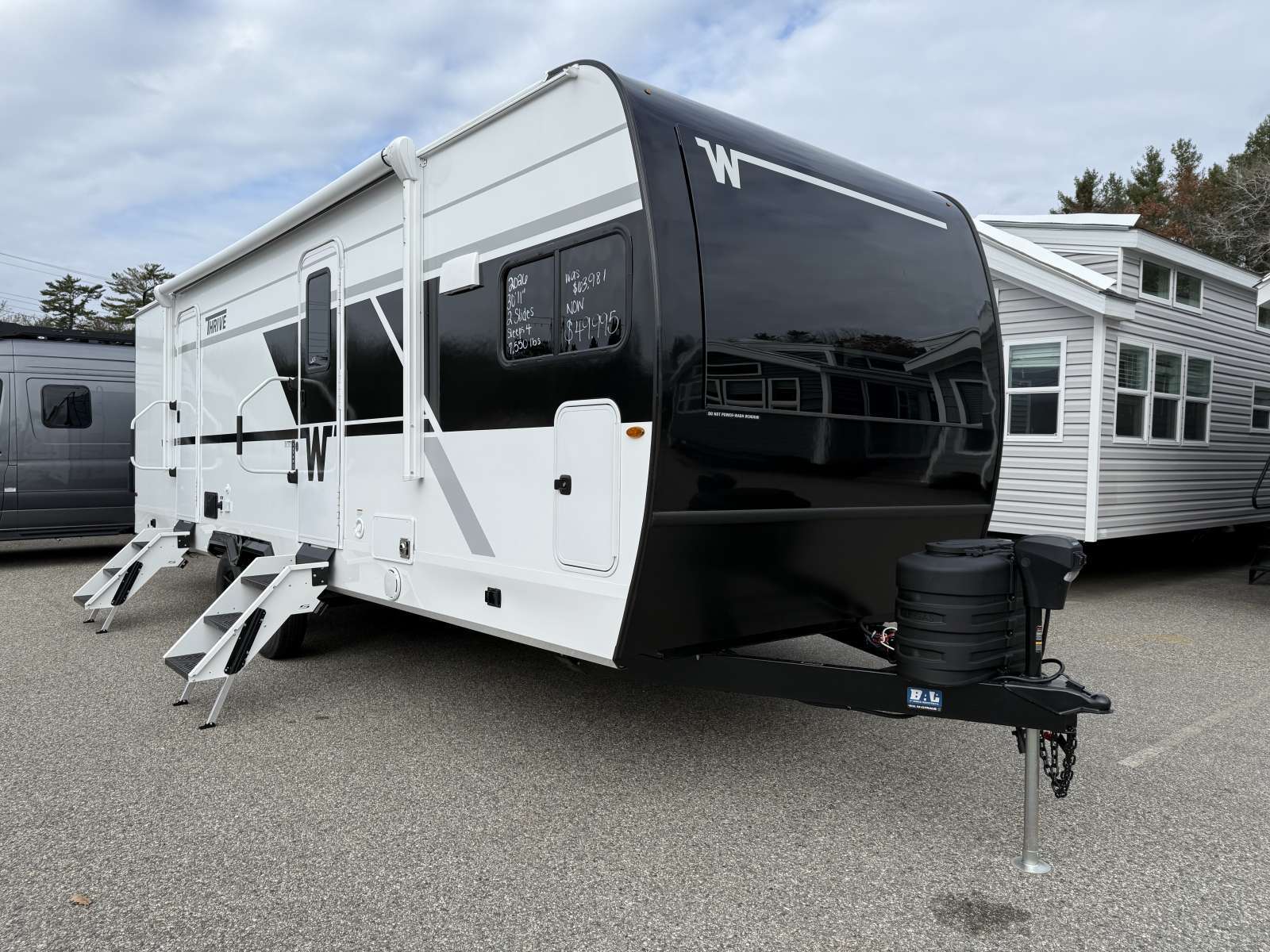 2027 Winnebago Thrive 26FKD RV