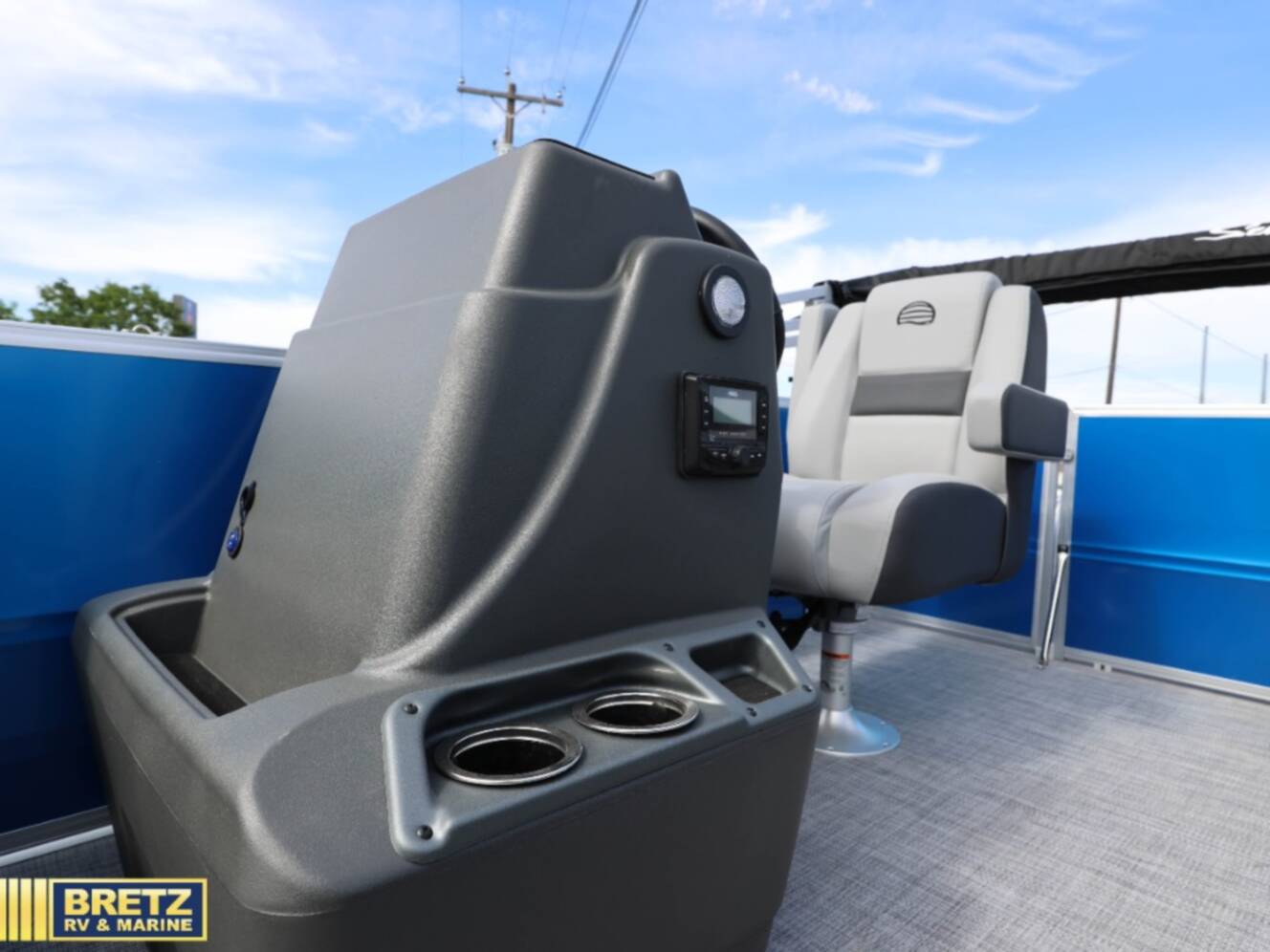 A photo of this 2026 Sun Tracker Party Barge 16 DLX