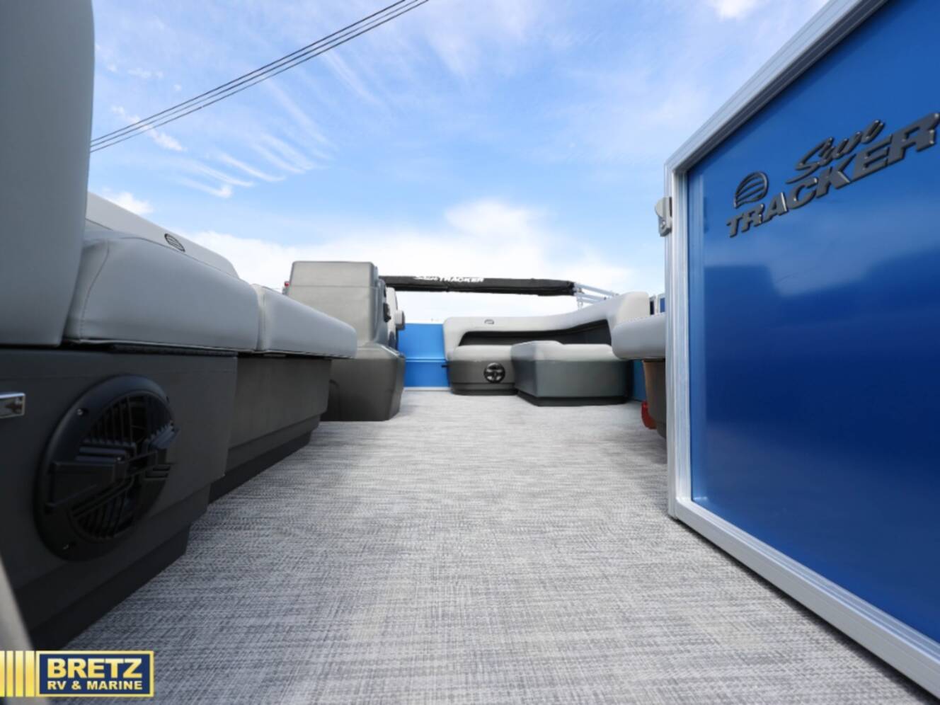 A photo of this 2026 Sun Tracker Party Barge 16 DLX