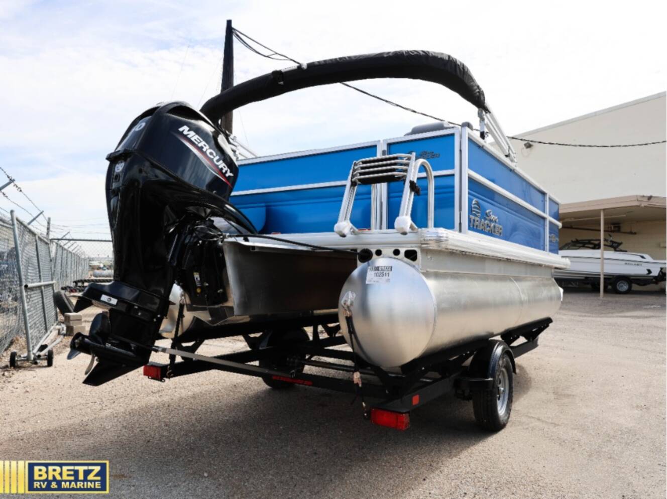 A photo of this 2026 Sun Tracker Party Barge 16 DLX