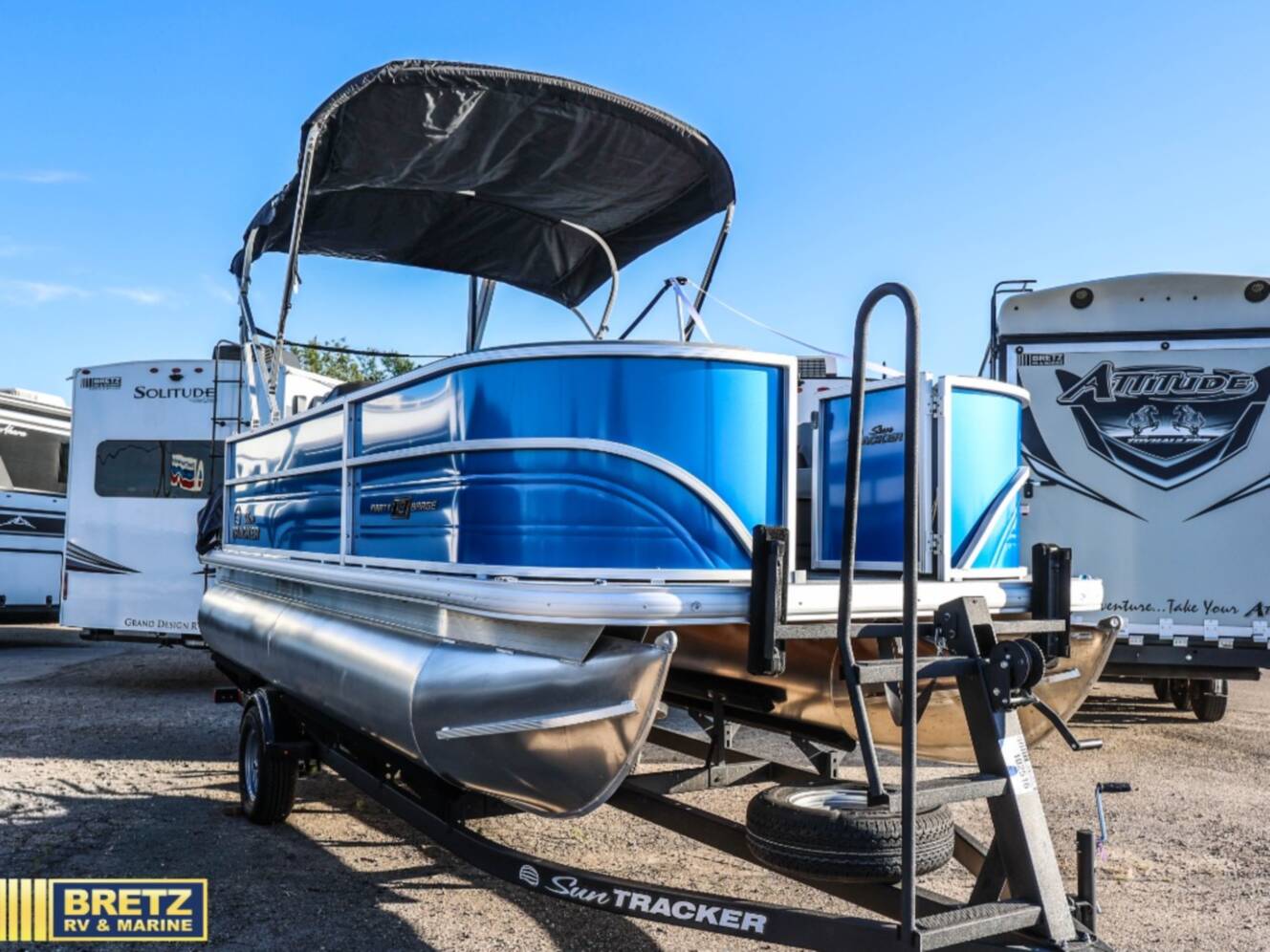 A photo of this 2026 Sun Tracker Party Barge 18 DLX