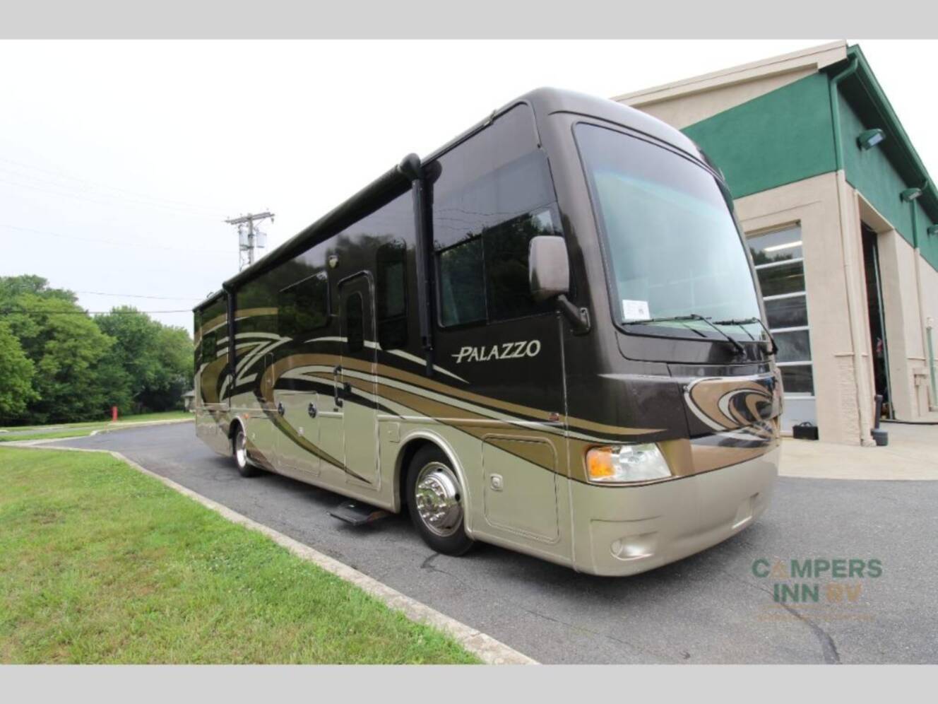 A photo of this 2015 Thor Motor Coach Palazzo 33.2