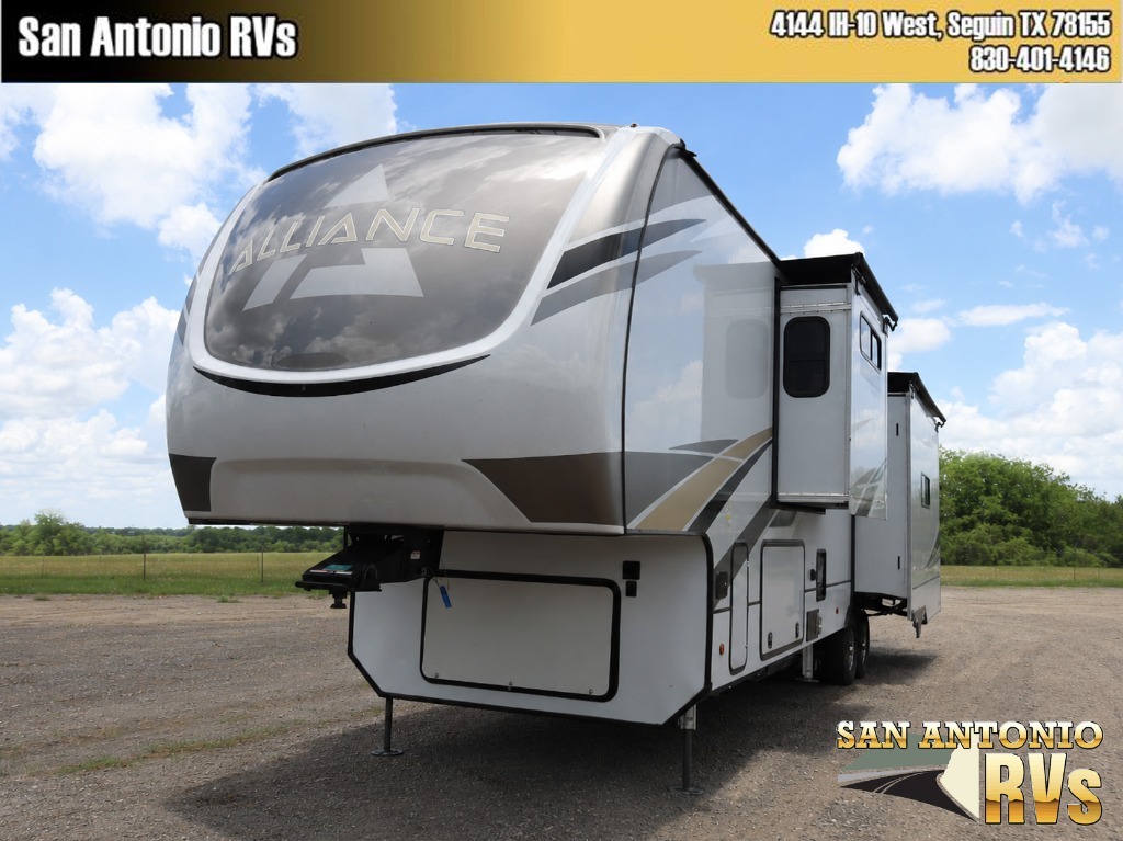 2021 Alliance Rv Paradigm 370FB in seguin TX