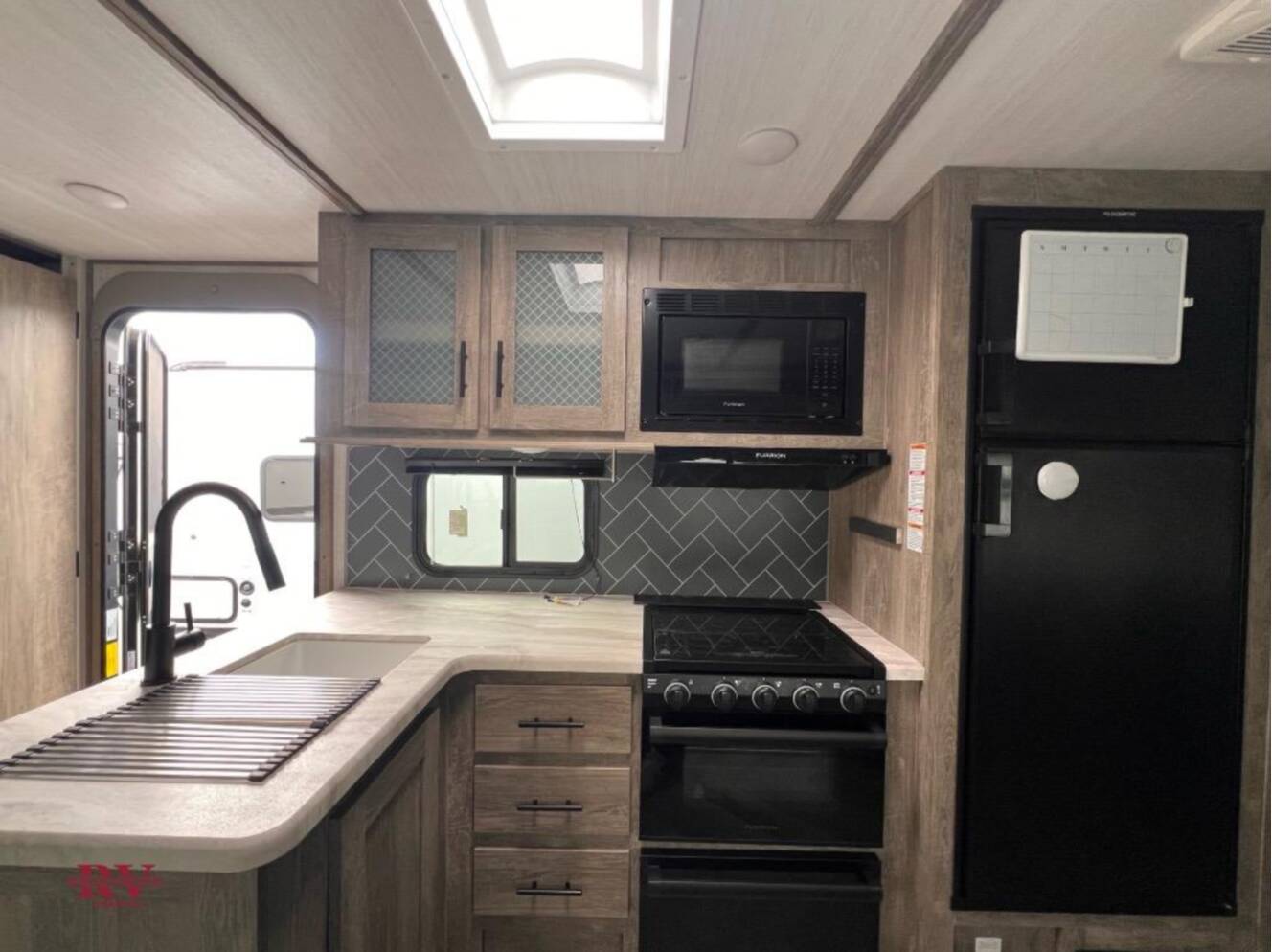 A photo of this 2021 Forest River Rv Salem Hemisphere Hyper-Lyte 26BHHL