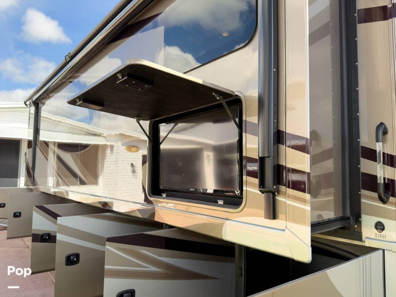 A photo of this 2020 Thor Motor Coach Challenger 37FH