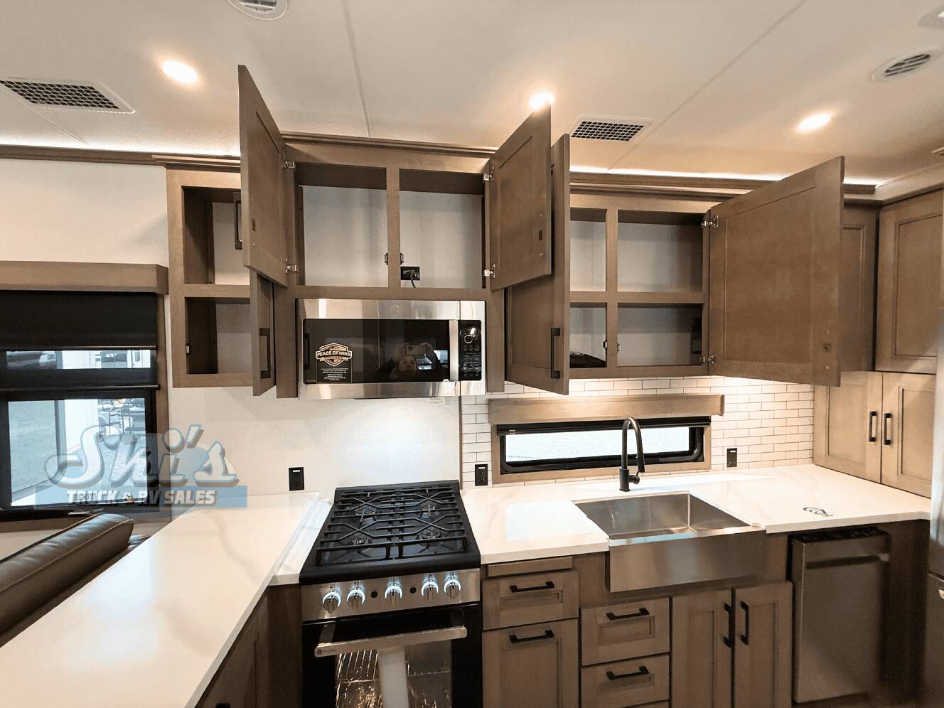 A photo of this 2026 Kz Rv Durango Gold G393MKF