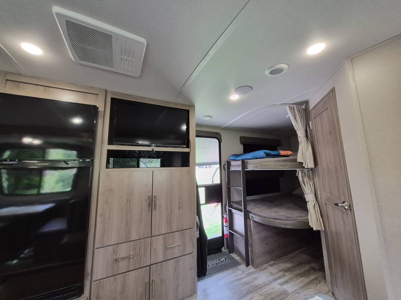 A photo of this 2023 Grand Design IMAGINE 2800BH