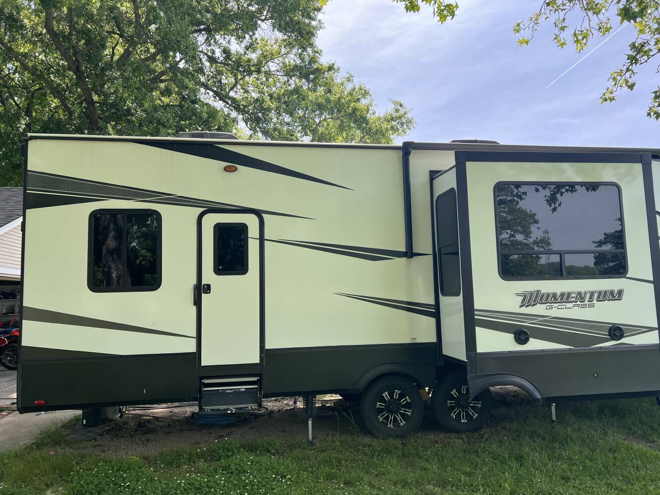 A photo of this 2020 Grand Design MOMENTUM G-CLASS 350G