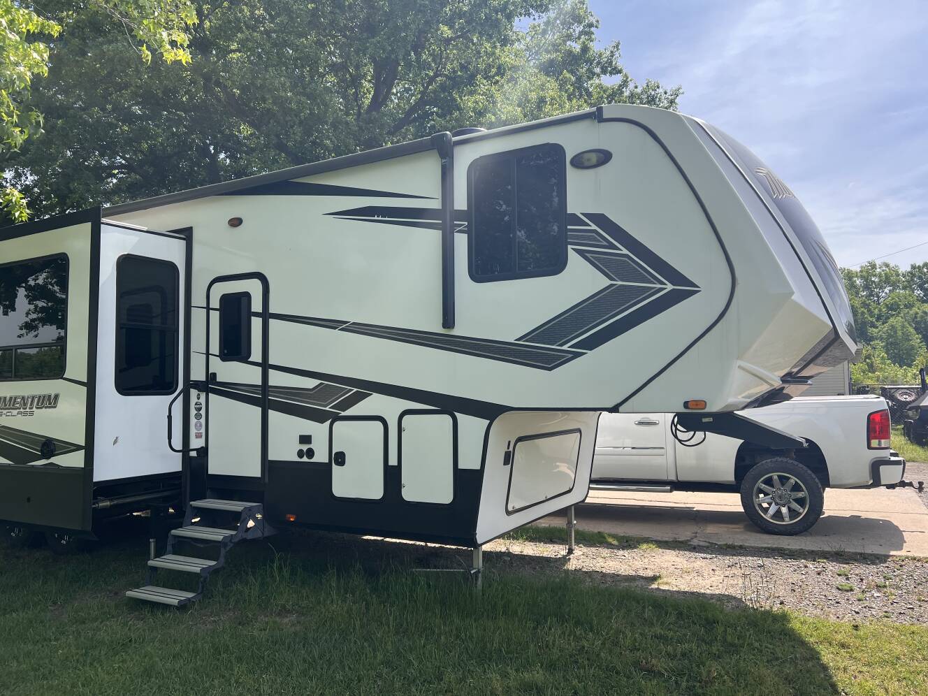 A photo of this 2020 Grand Design MOMENTUM G-CLASS 350G