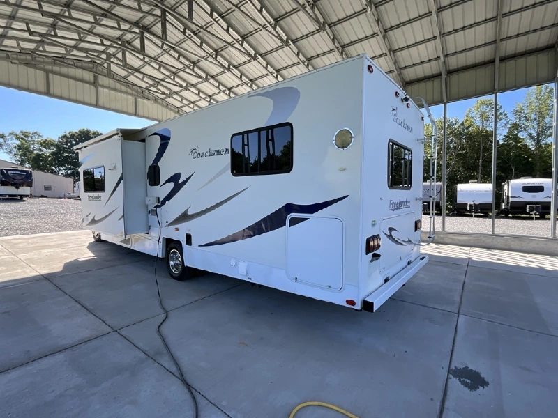 2006 COACHMEN FREELANDER 3100SO