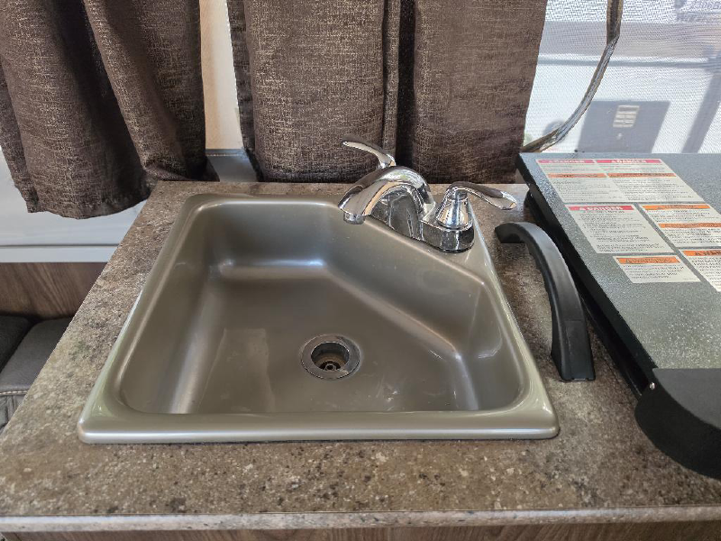 2017 FOREST RIVER 2280BHESP