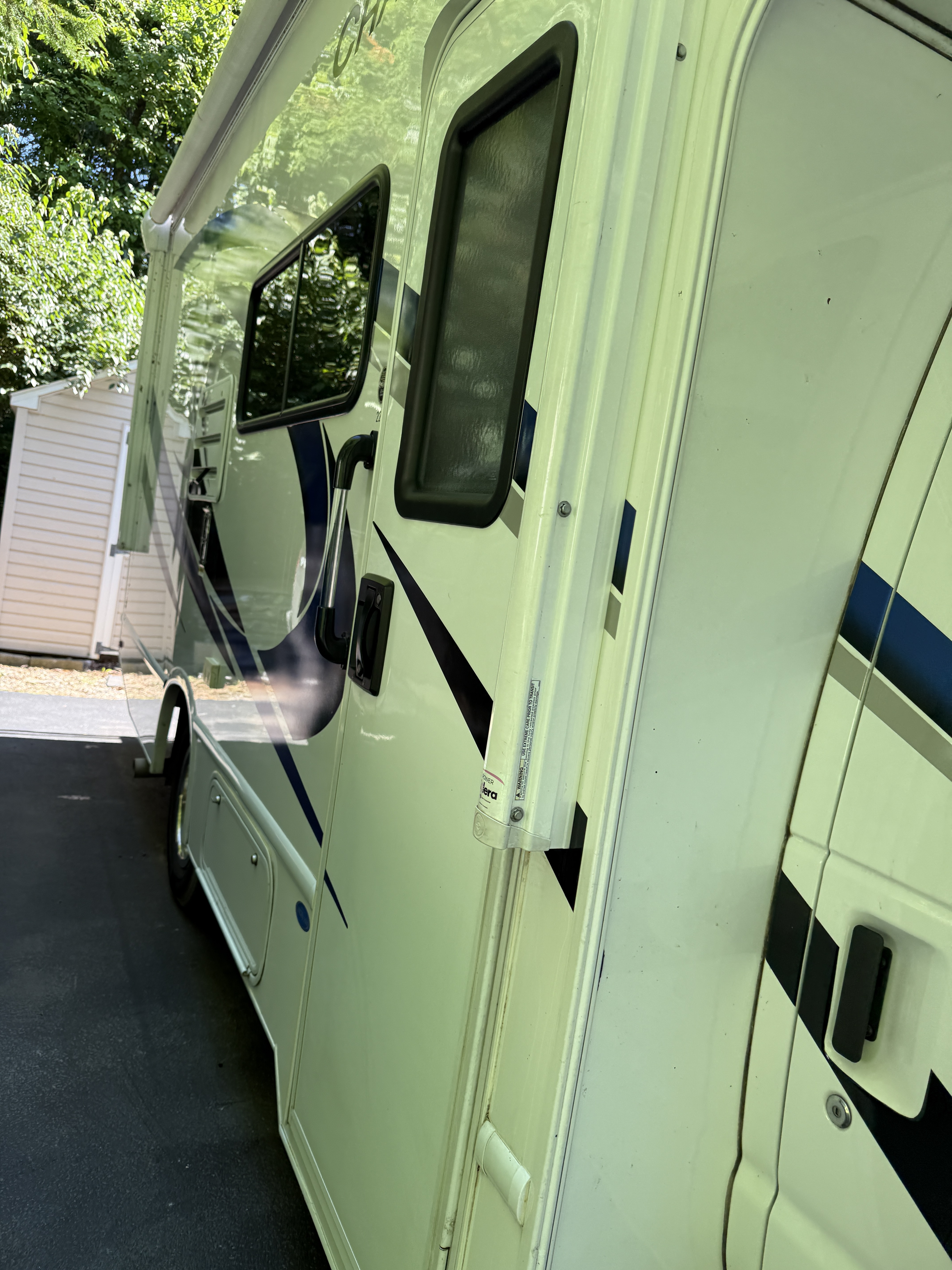 2022 Thor Motor Coach CHATEAU 22B in narvon PA