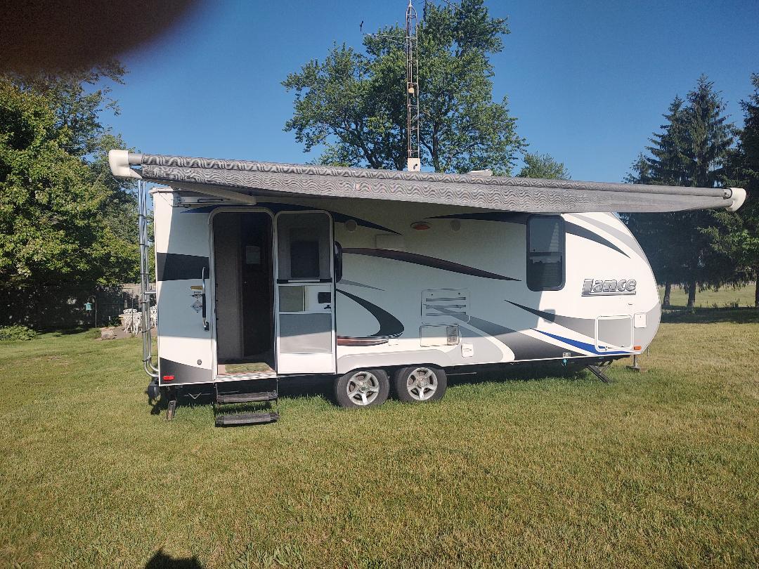 2015 Lance 1995 Travel Trailer RV