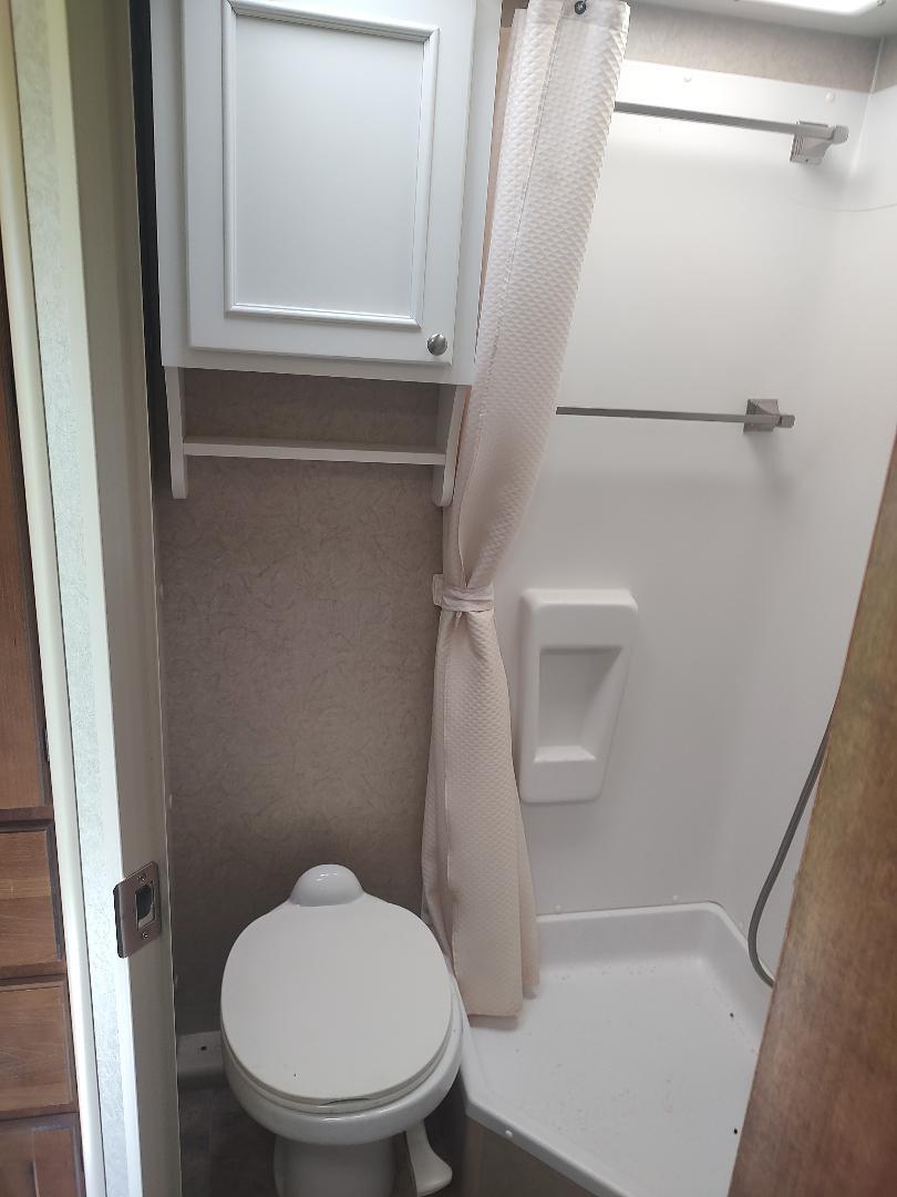 2015 Lance 1995 Travel Trailer in cement city MI