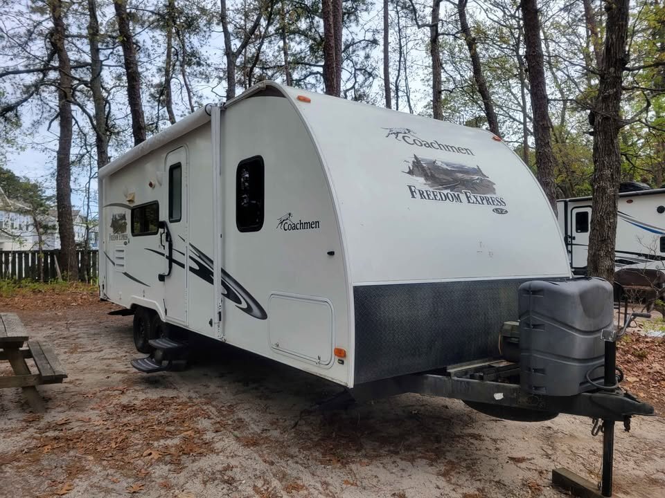 2012 Coachmen FREEDOM EXPRESS LTZ 230BH in west creek NJ