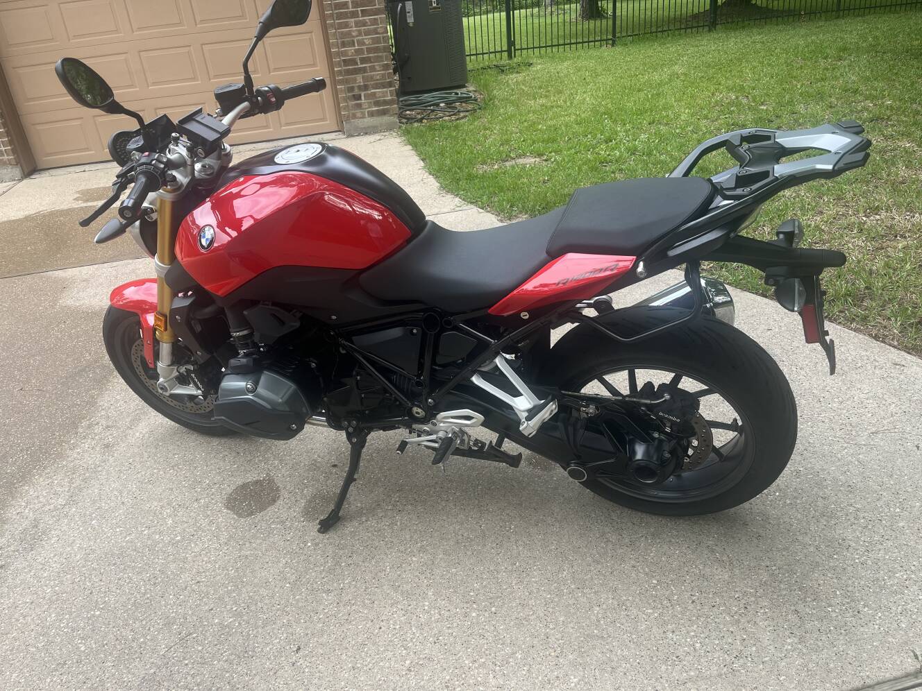 A photo of this 2017 BMW R 1200 R