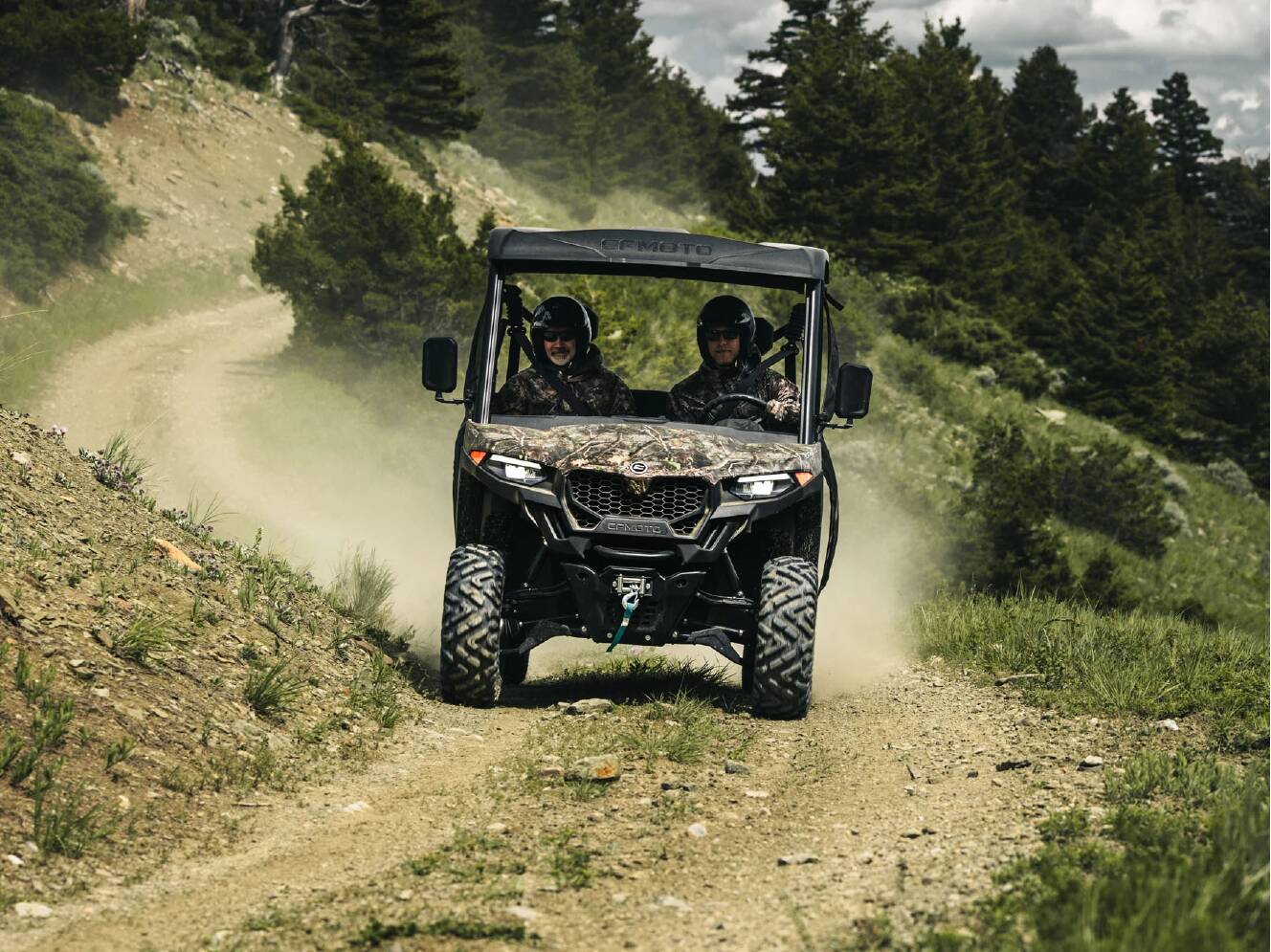 A photo of this 2026 CFMOTO UForce 600