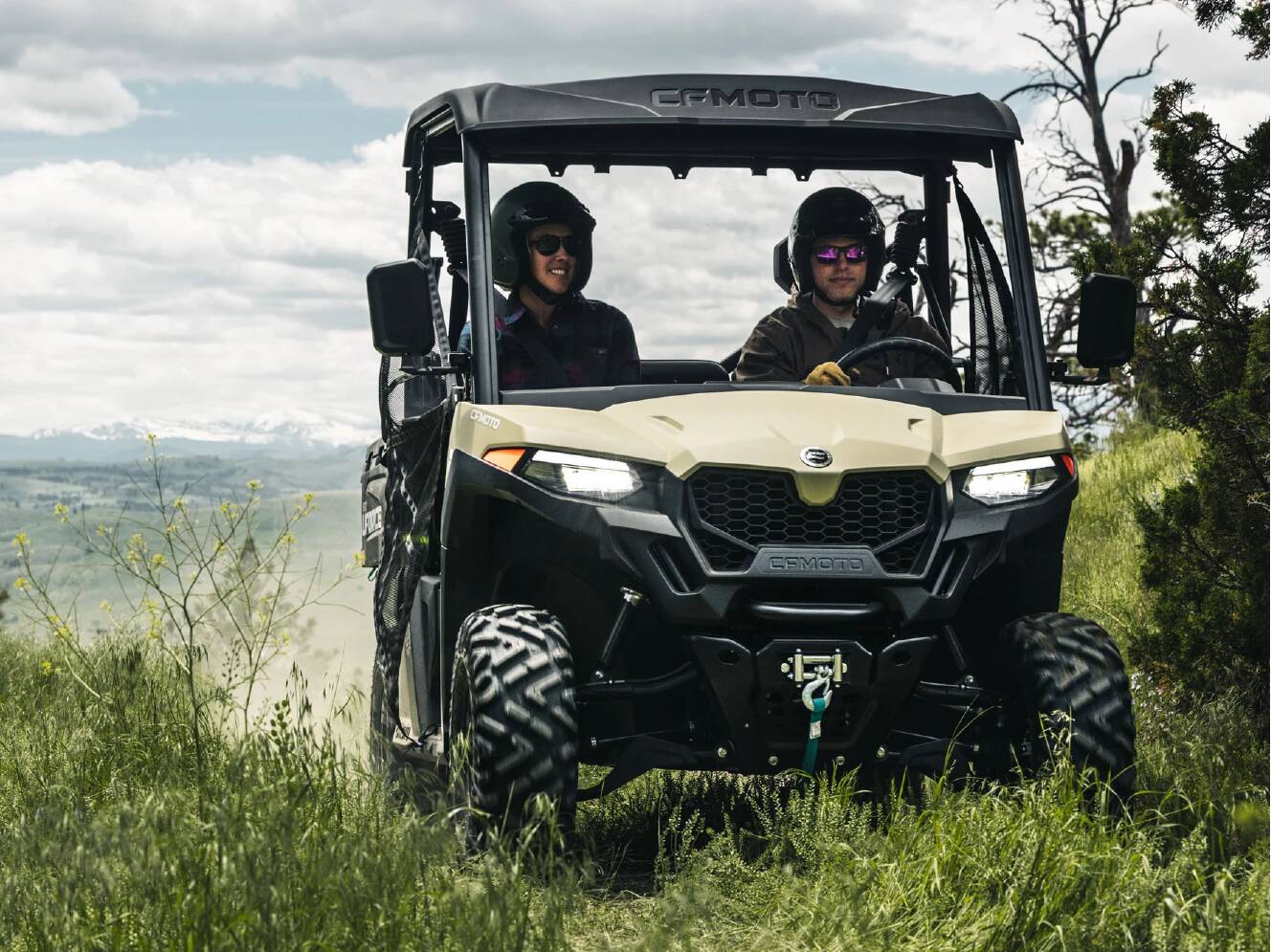 A photo of this 2026 CFMOTO UForce 600