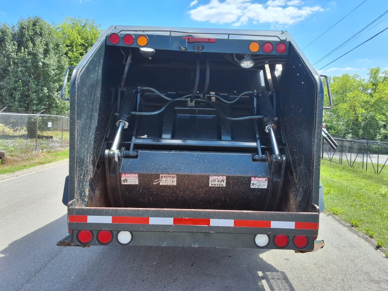 2012 FORD F750