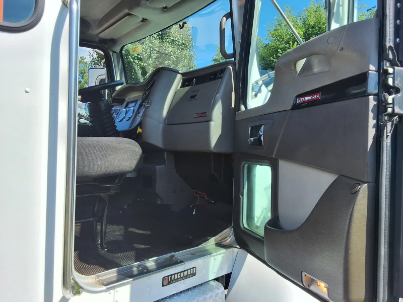 2017 KENWORTH CONSTRUCTION