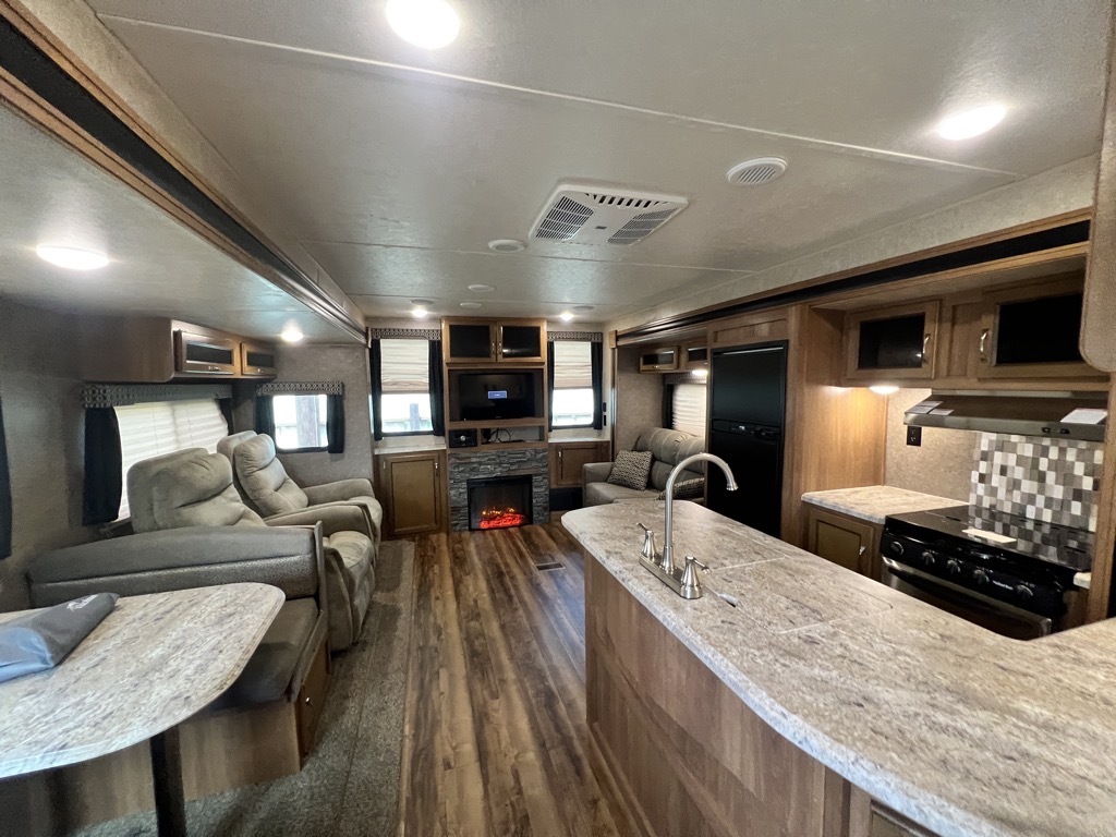 2018 Coachmen CATALINA LEGACY EDITION 333RETS RV